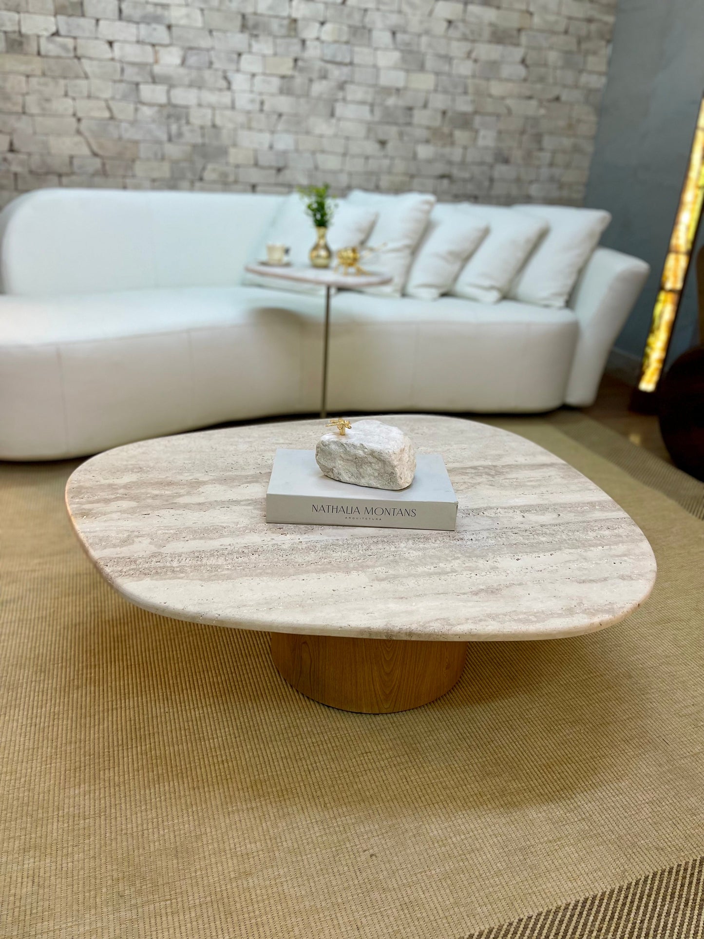 Mesa de Centro - Concha Mármore Travertino Romano Legítimo - Base Cilindro Grande