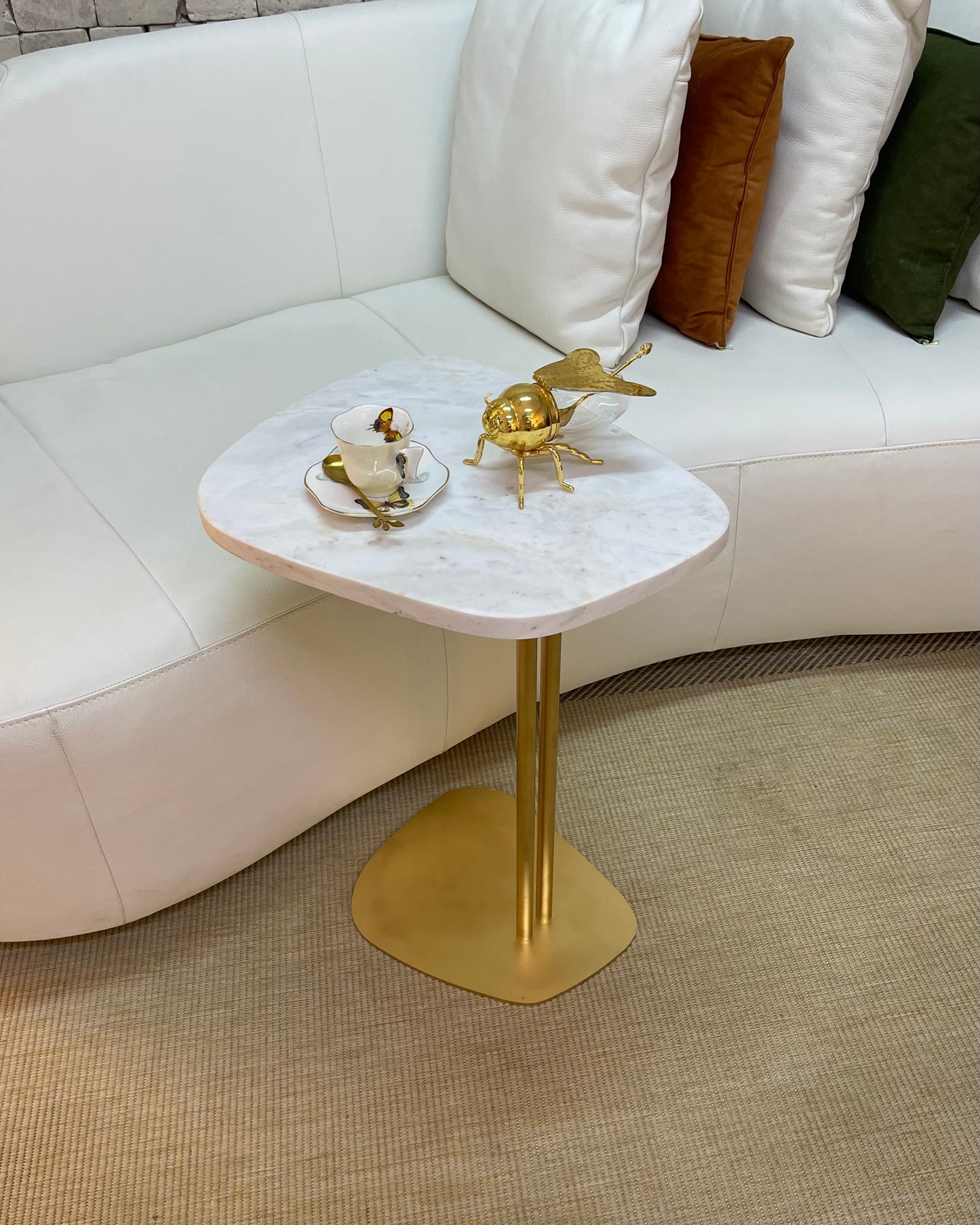 Linha Concha - Mármore Calacatta Michelângelo - Base cor Ouro