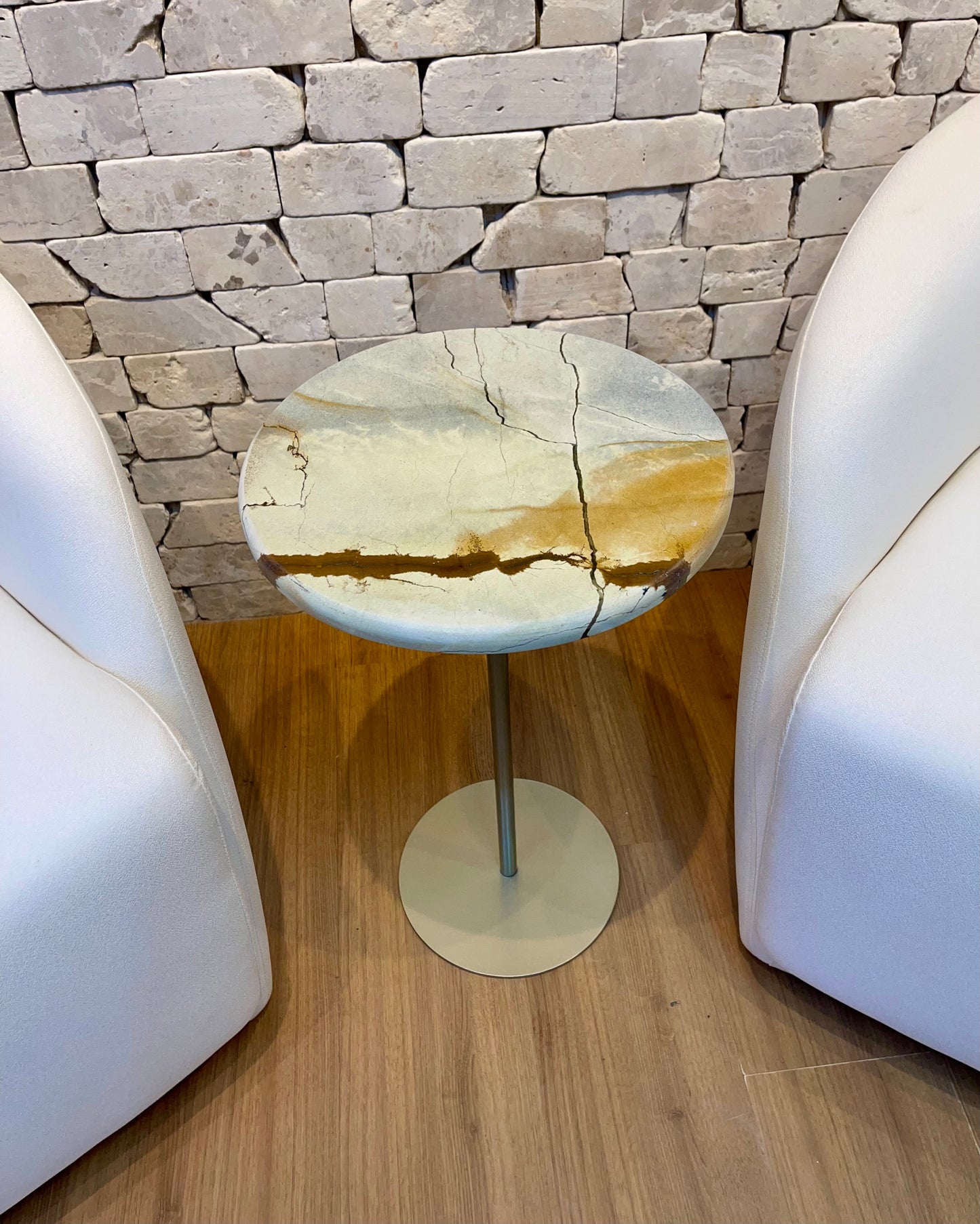Mesa de Apoio - Blue Deep - Linha Zera - Base cor Champanhe- Acabamento Abaulado