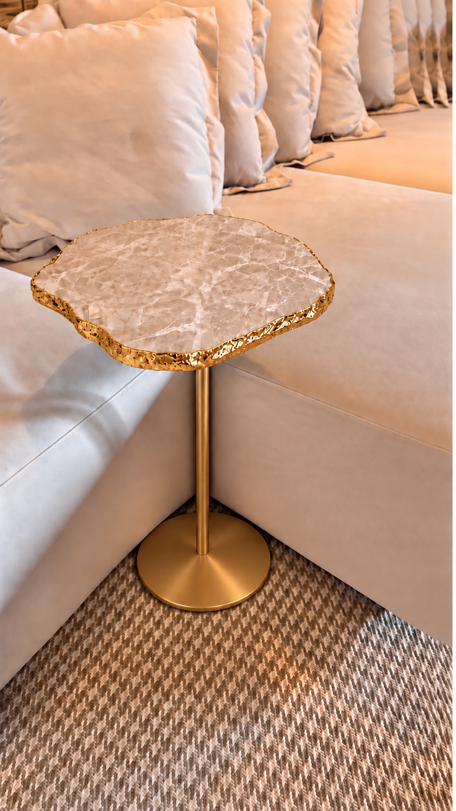 Mesa de Apoio Orgânica - Taj Mahal Bordas Folha de Ouro 24k | Base cor Dourada