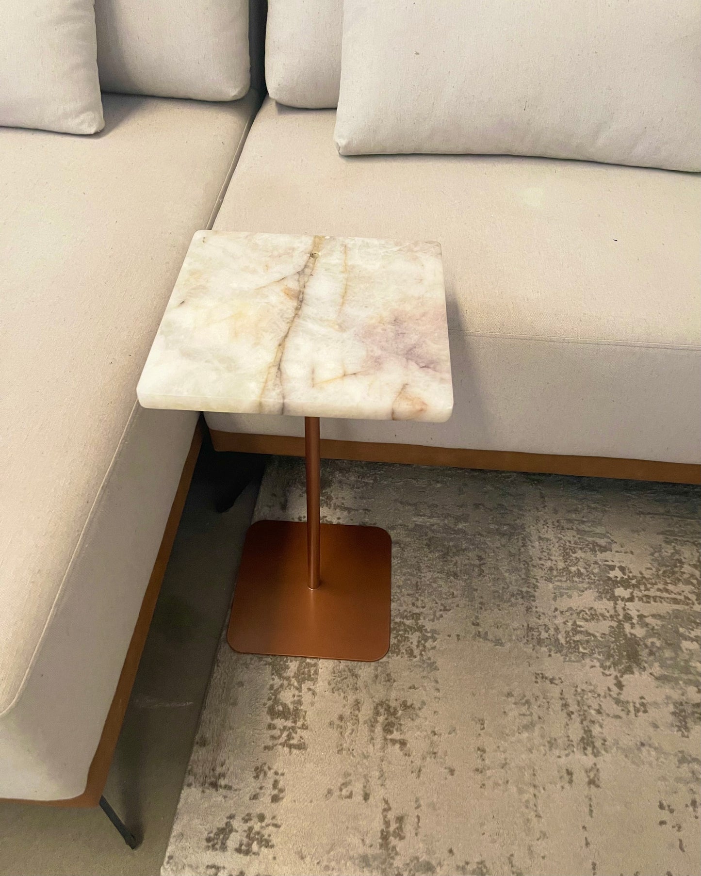 Mesa de Apoio Quartzito Cristallo Rose - Quadrada
