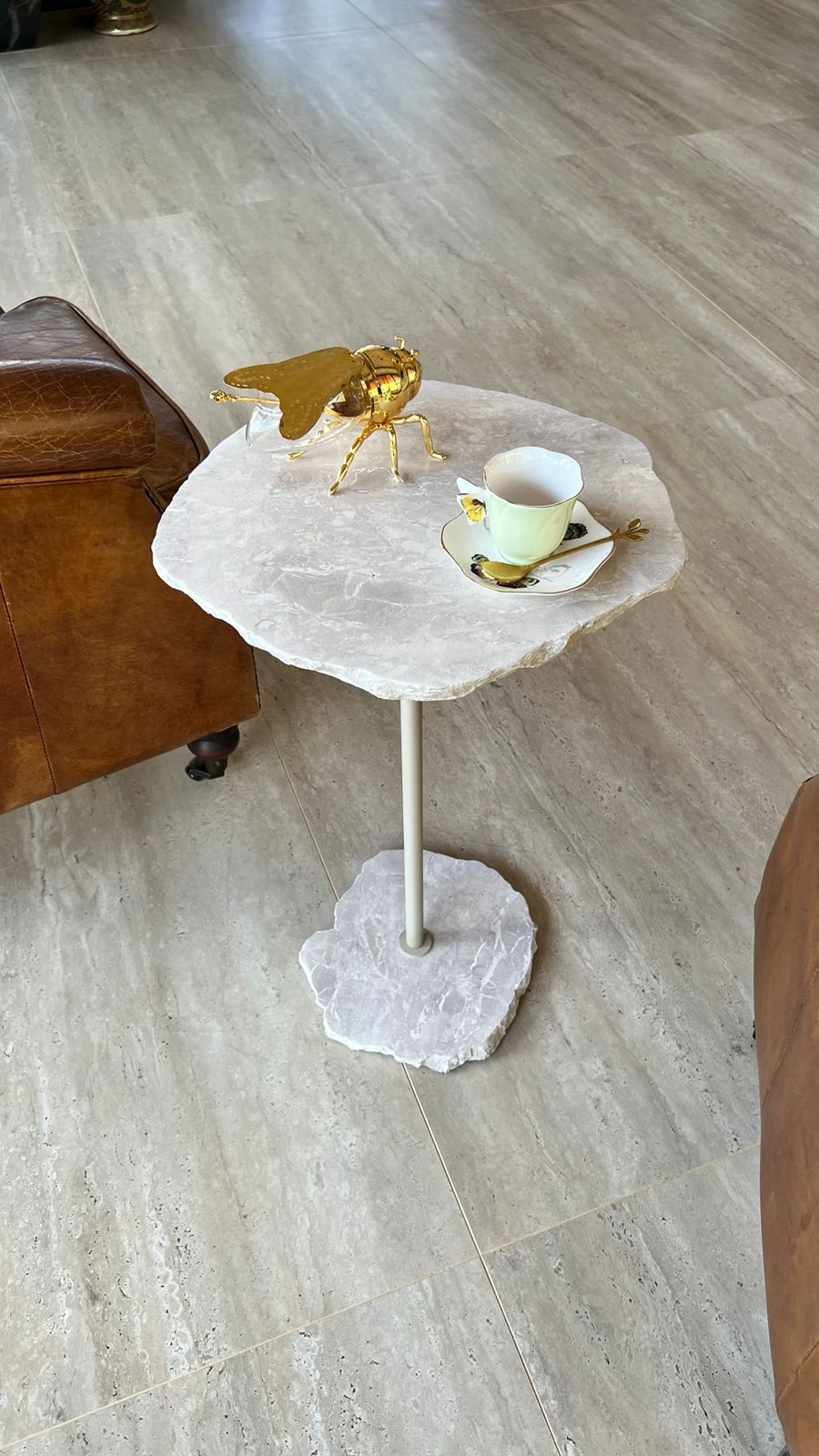 Mesa Lateral - Mármore Travertino White Cream - Haste cor Bege