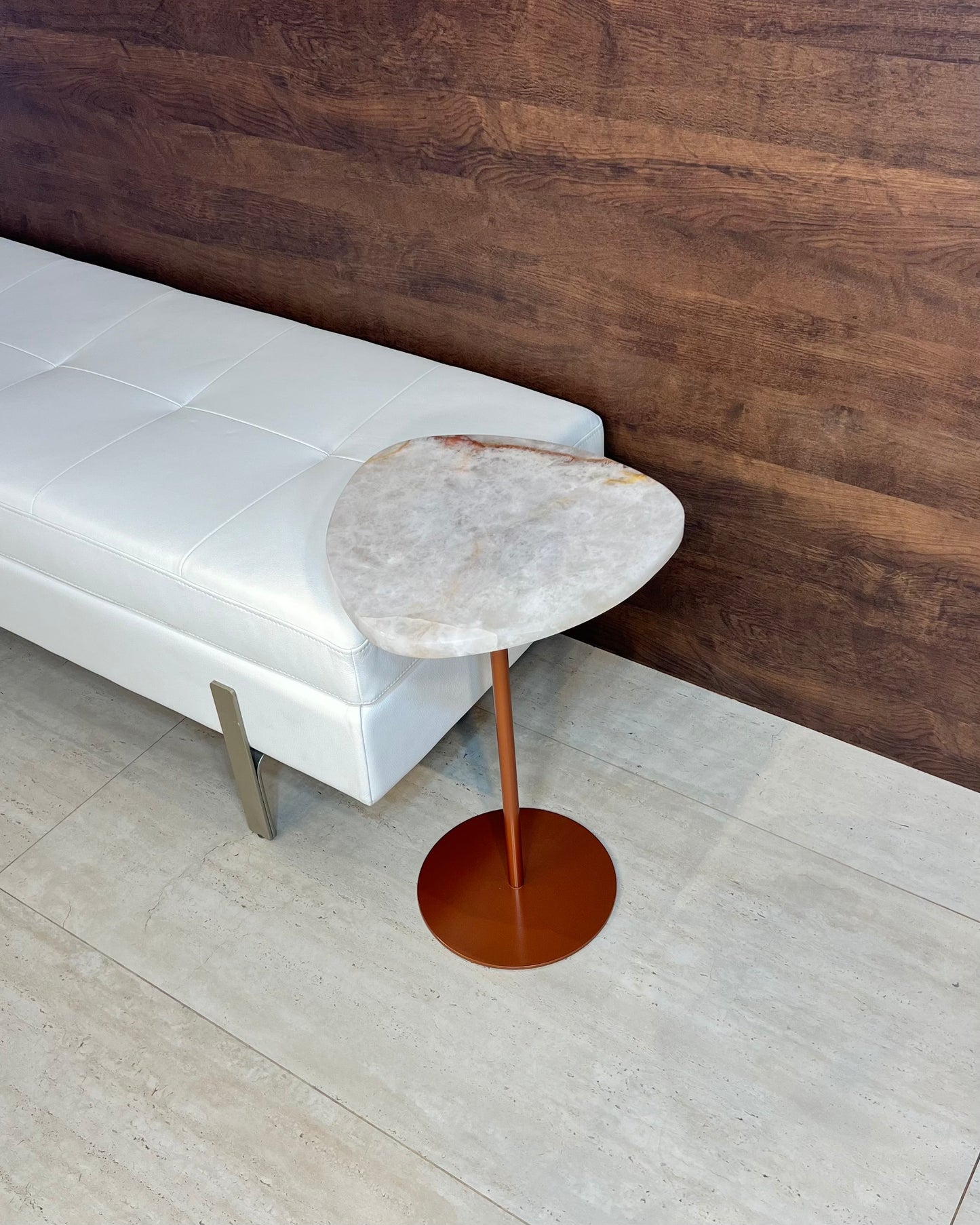 Mesa Lateral - Crystallus Rose - 55 Cm de Altura/ Peça Única