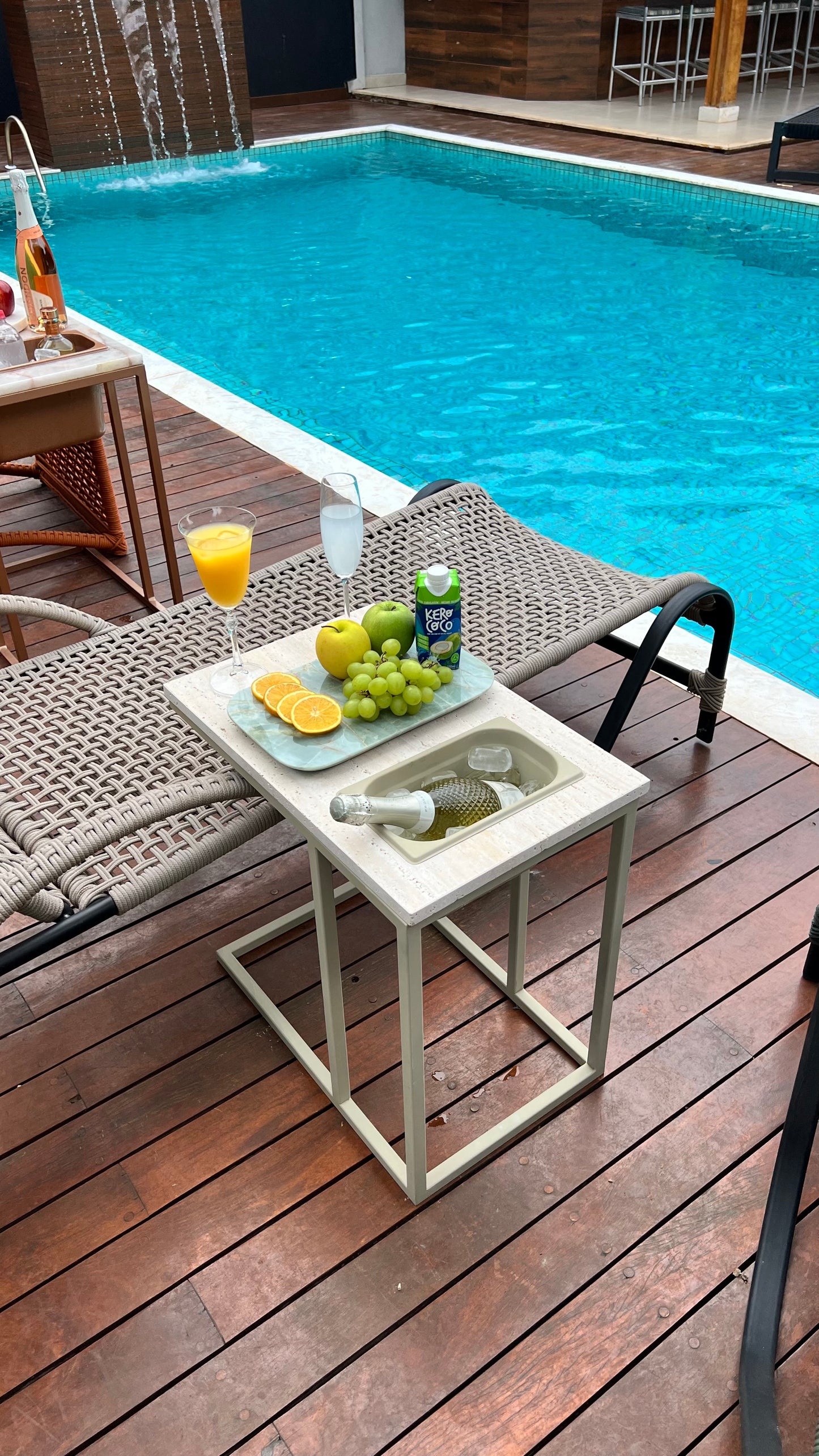 Mesa Gourmet - Mármore Travertino Romano Legítimo - Base cor Bege
