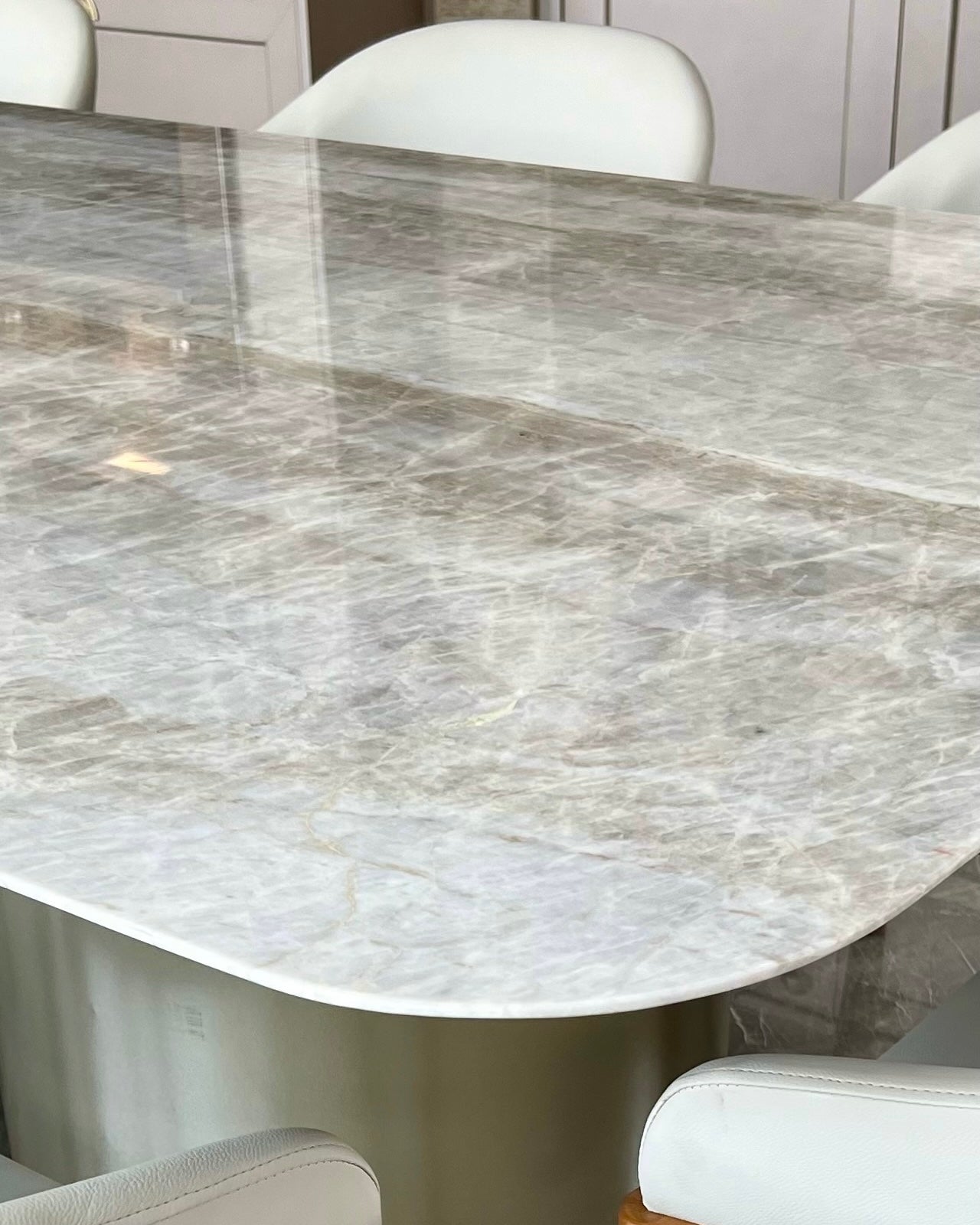 Mesa de Jantar Londres Quartzito Perla Santana