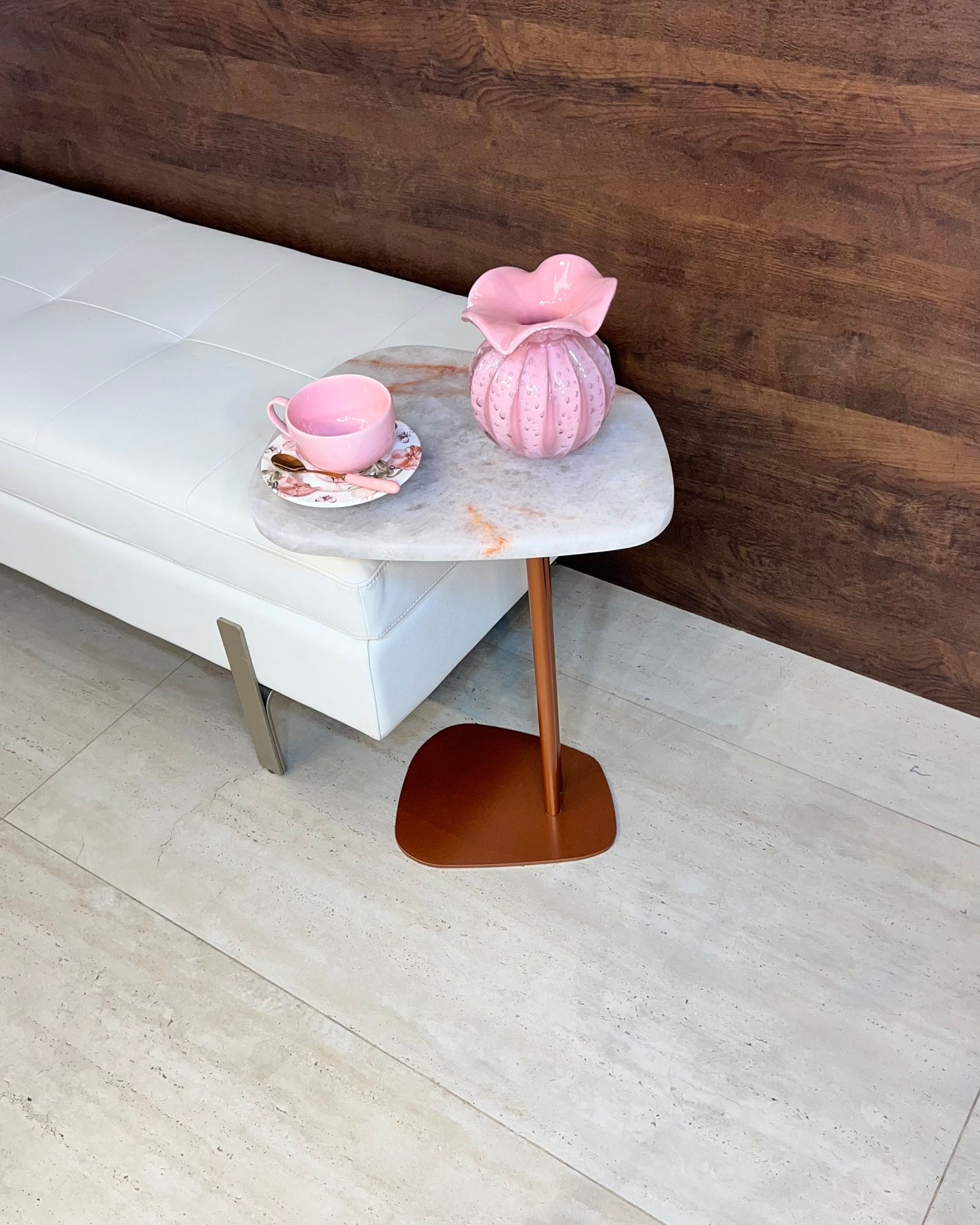 Mesa Lateral - Concha Cristallus Rose - 60 Cm de Altura/ Peça Única