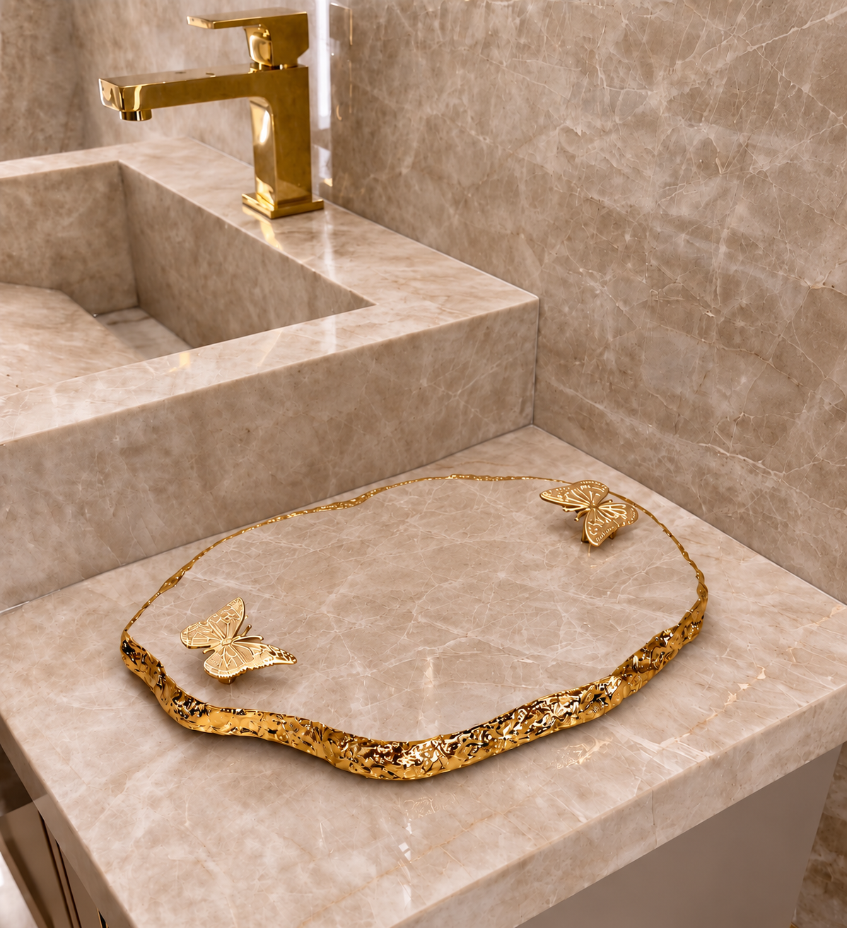 Platter Quartzito Taj Mahal | Com Bordas Folheadas a Ouro 24k - Borboletas