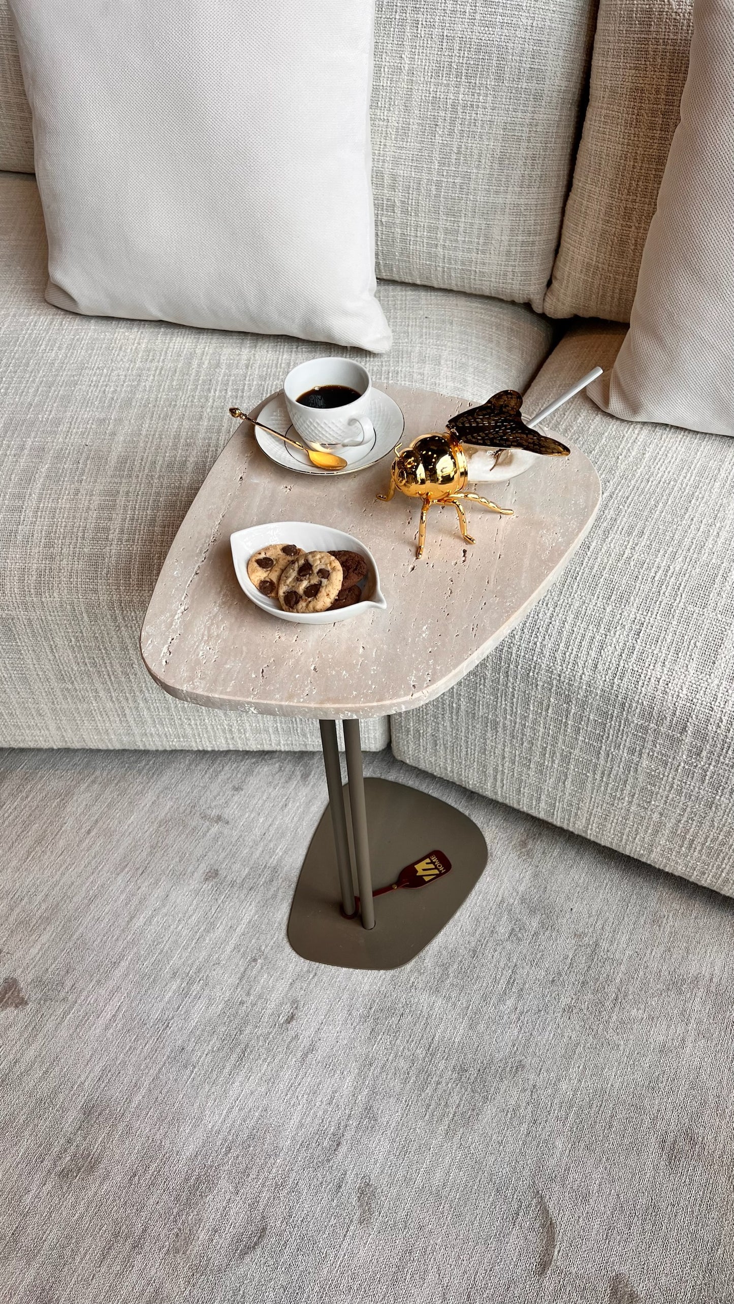 Linha Concha - Mármore Travertino Romano ( Textura Natural ) - Base cor Fendi