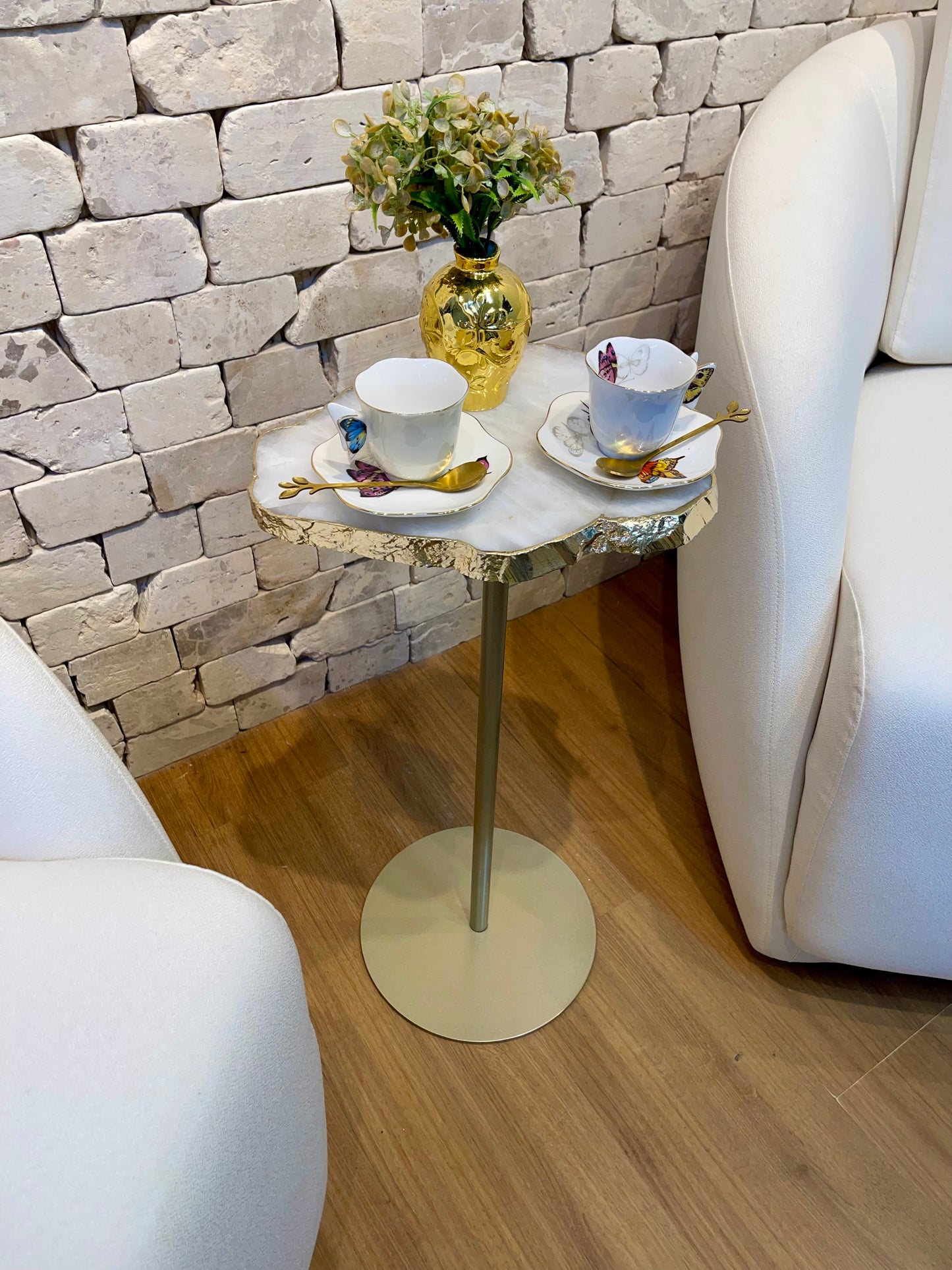 Mesa Lateral - Quartzo Branco - Natural com Bordas Folheadas a Ouro 24k / Base Cor Champanhe