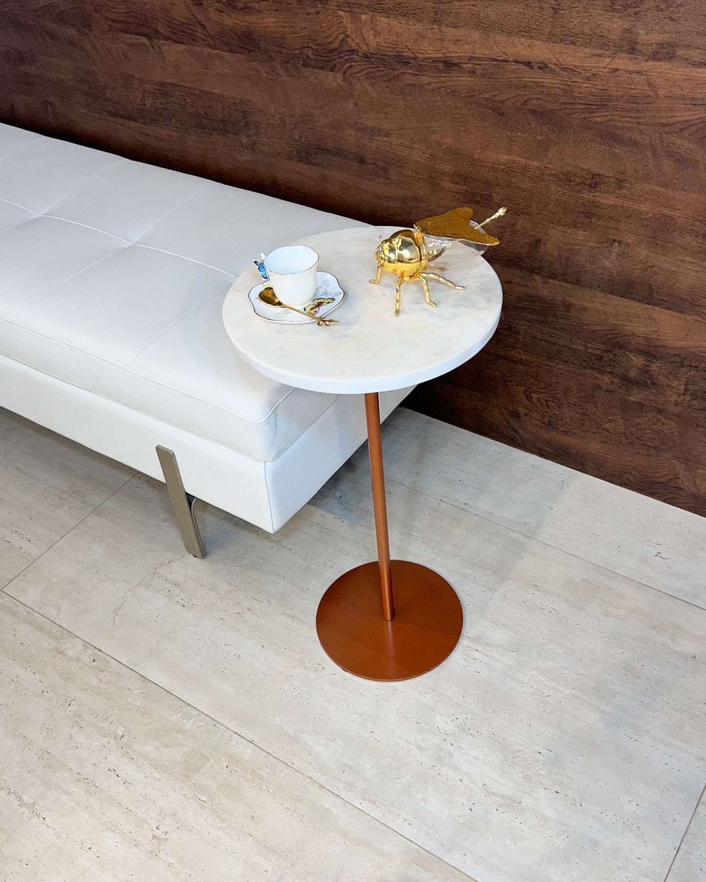 Mesa de Apoio - Mármore Calacatta - Base cor Cobre