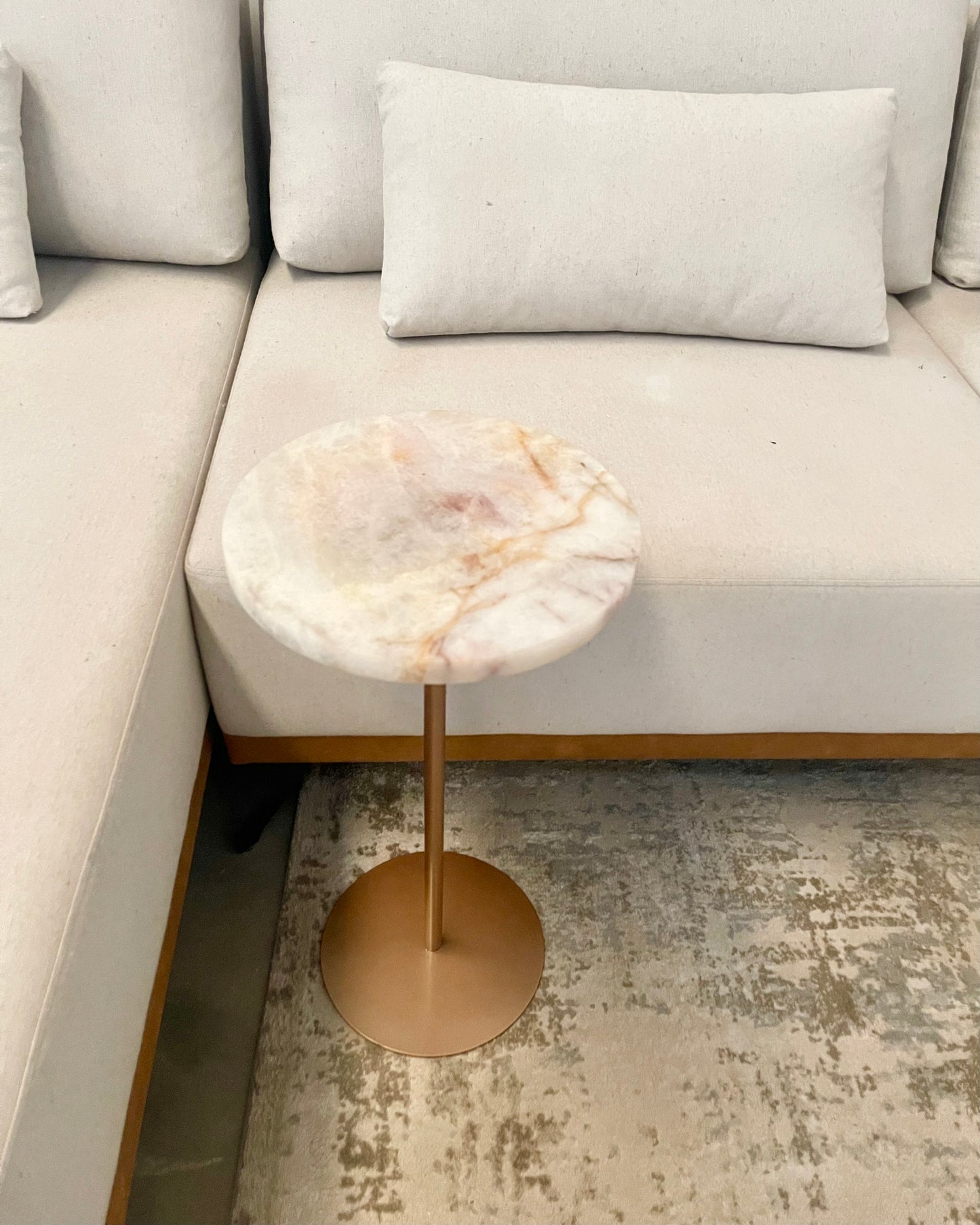 Mesa de Apoio - Quartzito Cristallo Rose - Base Champagne