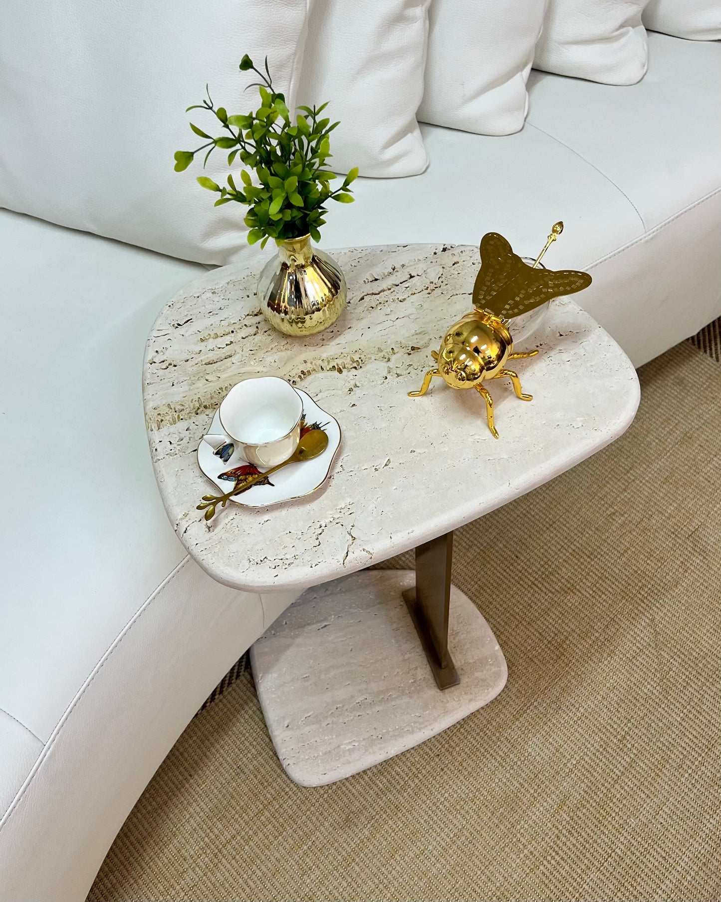 Linha Concha - Mesa Pérola - Mármore Travertino Romano ( Textura Natural )