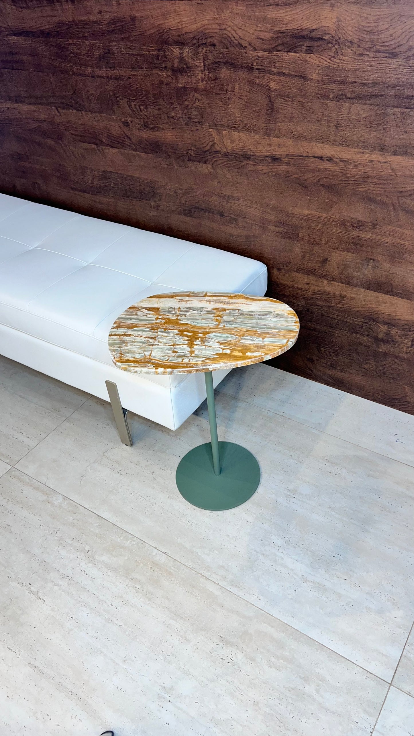 Mesa Lateral Tulipa - Ônix Paquistanês -