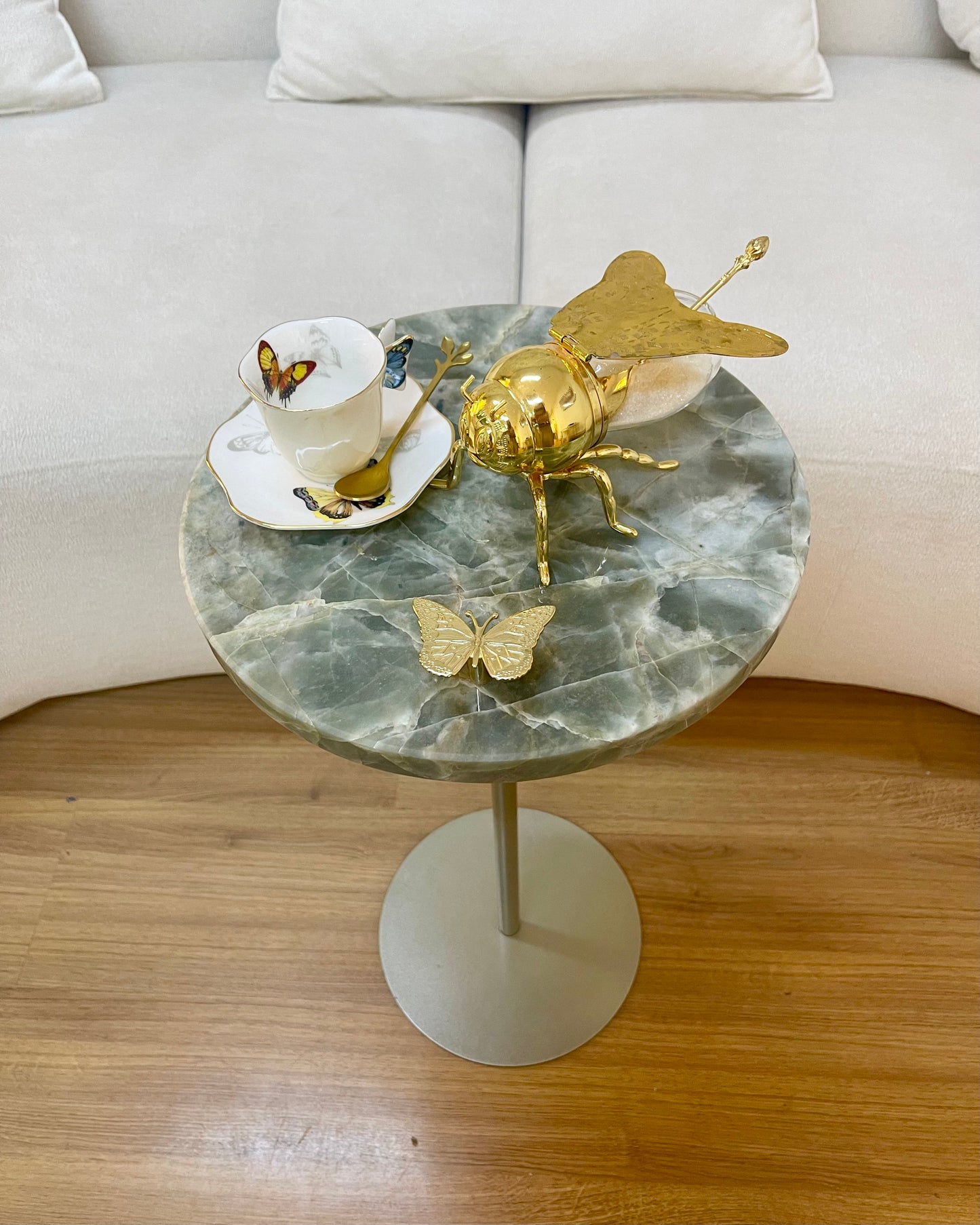 Linha Zera -Quatzito Verde Esmeralda com Borboleta - Base Champanhe