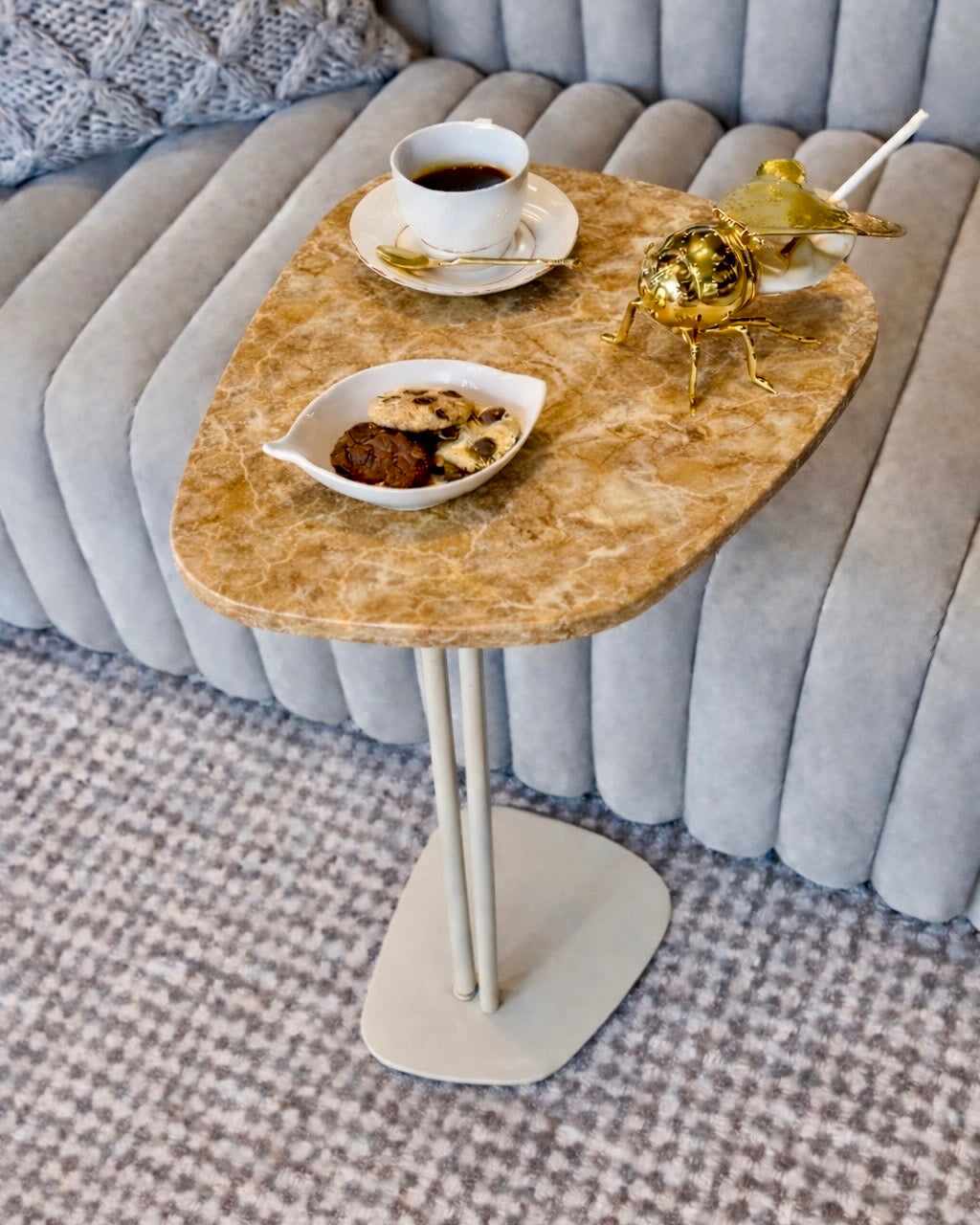 Linha Concha - Mármore Oro Perlatto( Textura Polida ) - Base cor Marfim