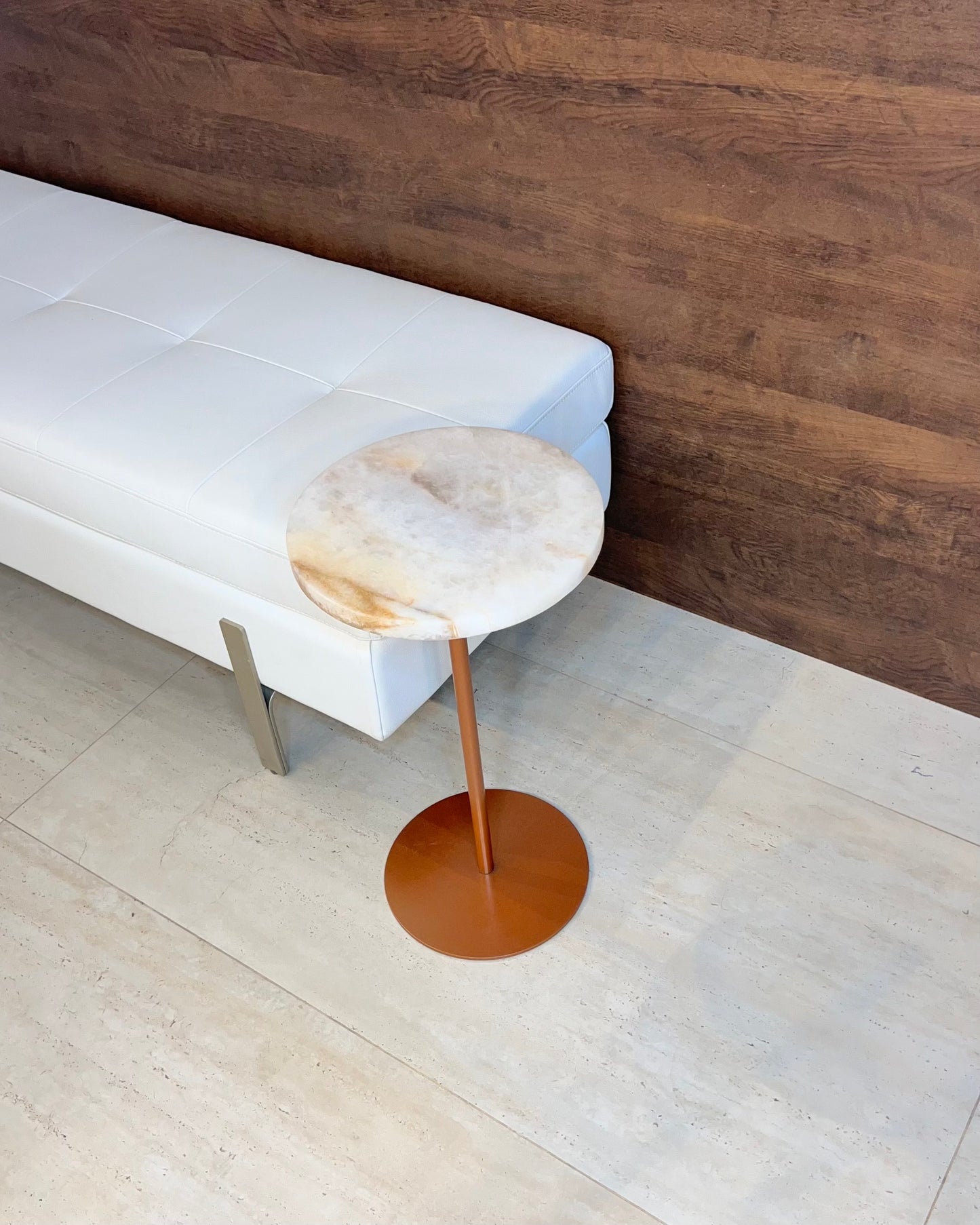 Mesa Lateral - Cristallus Rose / 55 Cm de Altura/ Peça Única