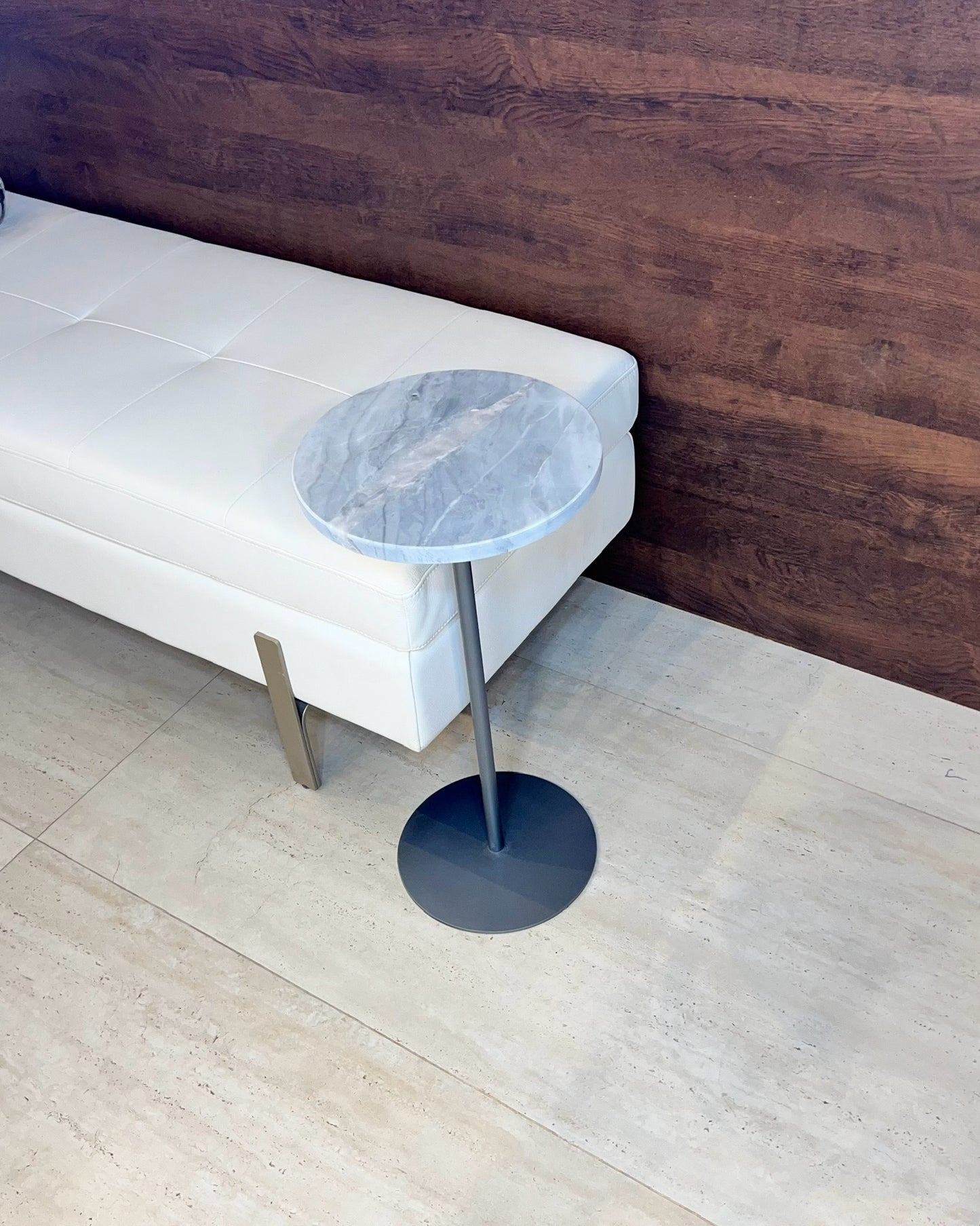 Mesa de Apoio - Mármore Grigio Vulcano / 60 Cm de Altura / Peça Única