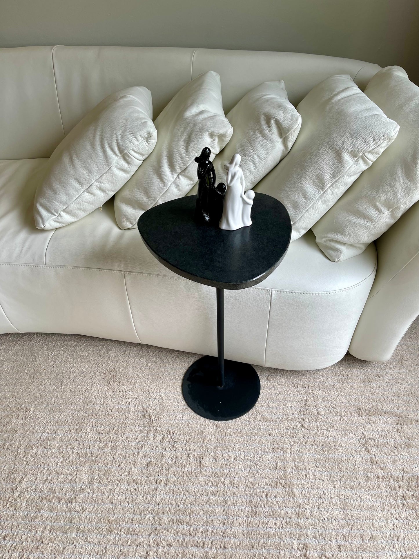 Mesa Lateral - Granito Diamante Negro- Base cor Preta