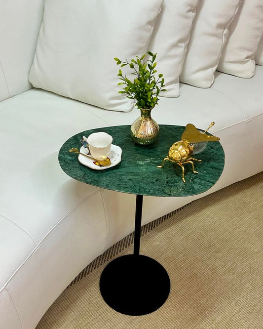 Mesa - Lateral Tulipa Mármore Verde Guatemala Sarinen - Base cor Preta