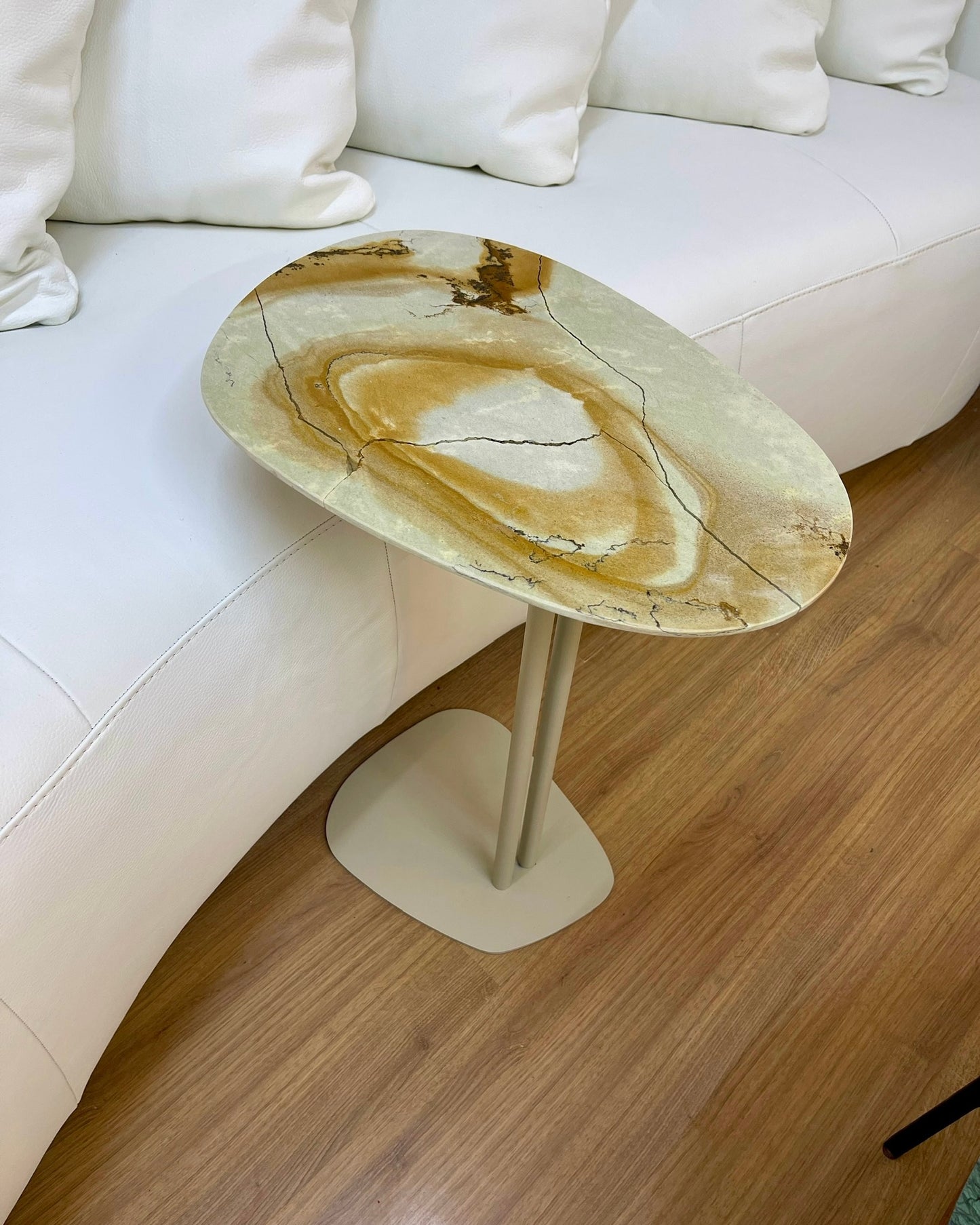 Mesa Apoio - Pétala - Quartzito Blue Deep - Base cor Bege