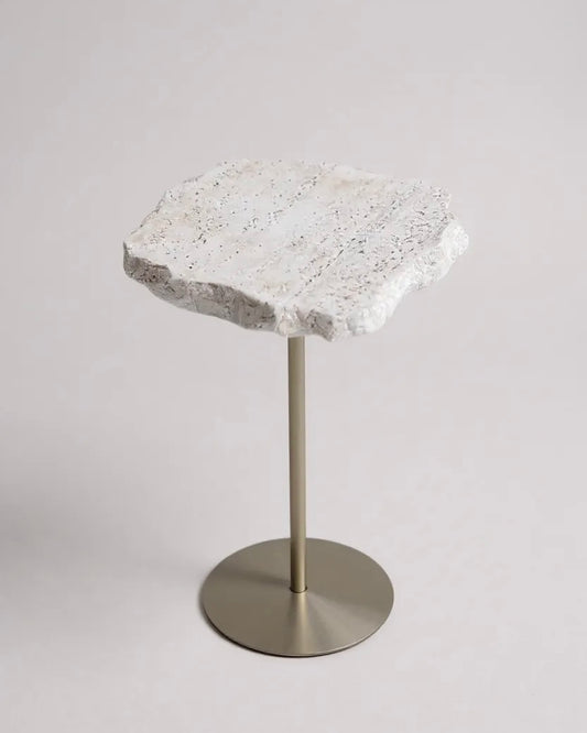 Mesa de Apoio- Mármore Travertino Romano Orgânica - Base cor Champanhe