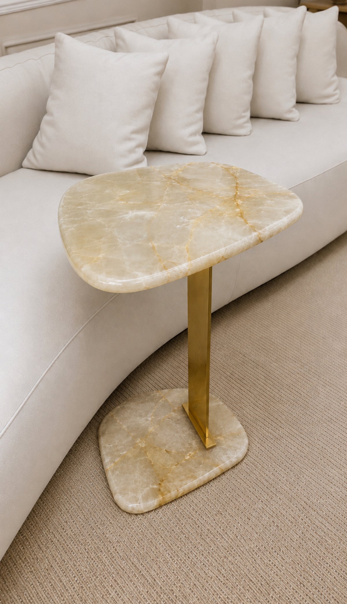 Linha Concha - Mesa Pérola - Önix Cristallo Gold | Haste em Folha de Ouro 24K