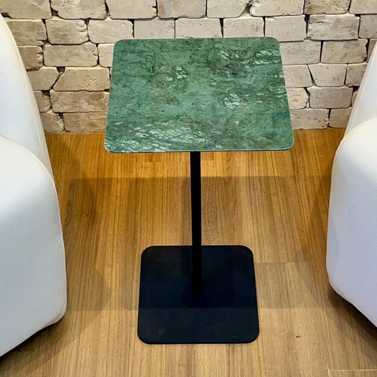 Mesa Quadratto - Mármore Verde Guatemala- Base cor Preta