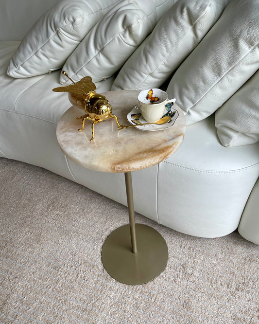 Linha Zera - Mesa de Apoio -  Quartzito Cristallo Gold / Base cor Champanhe