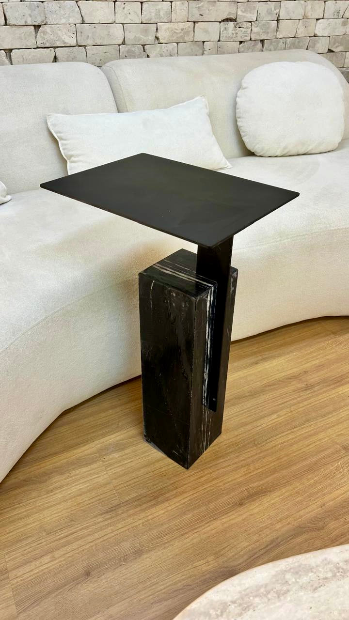 Mesa de Apoio- Merlot Preta - Base Mármore Nero Striatto !
