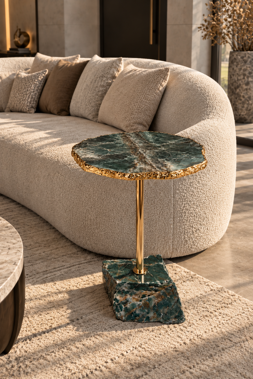 Mesa Lateral Pietra - Quartzo Verde Esmeralda Royale Borda Folha de Ouro - Haste Doura Polida