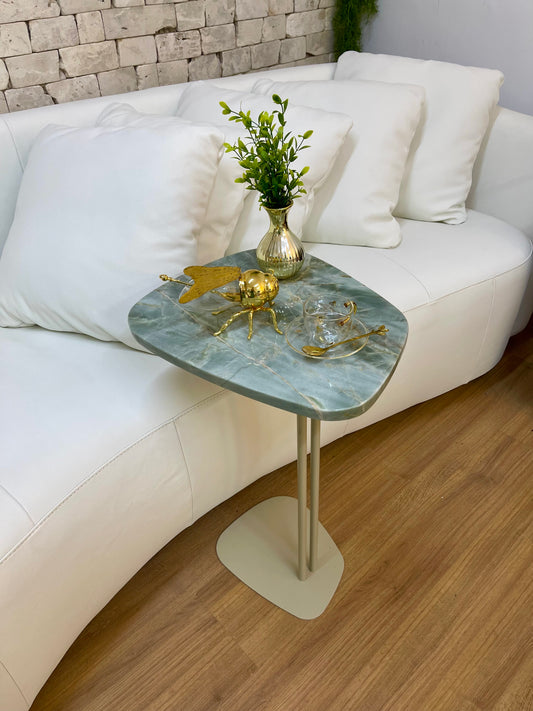 Linha Concha - Quartzito Verde Esmeralda (Polido) com Brilho - Base cor Bege