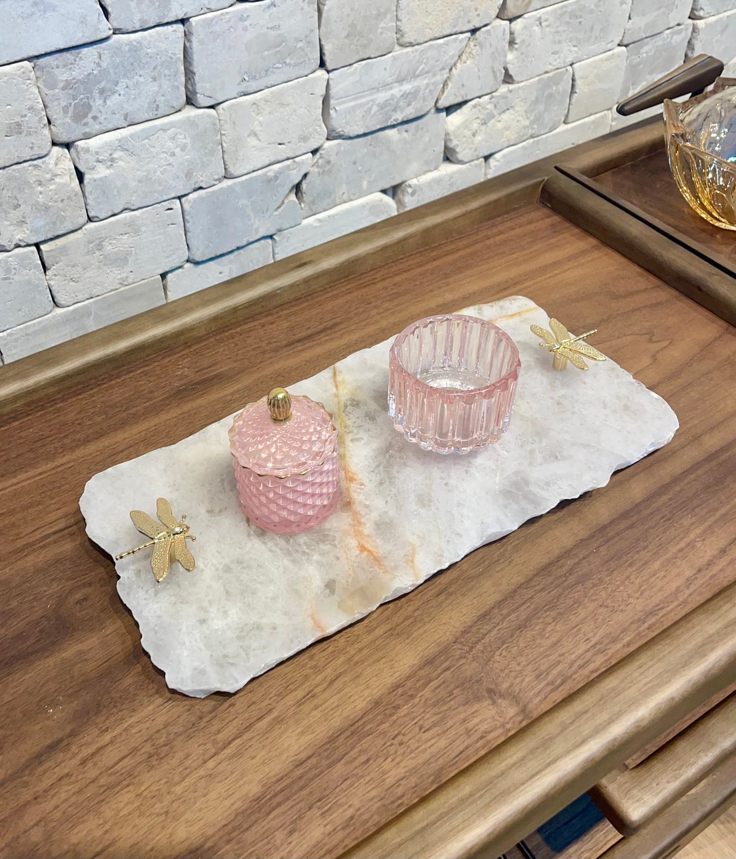 Bandeja- Quartzito Cristallo Rose com Libélulas