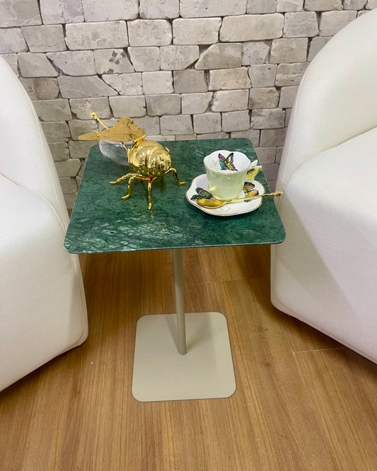 Mesa Quadratto - Mármore Verde Guatemala / Base cor Bege