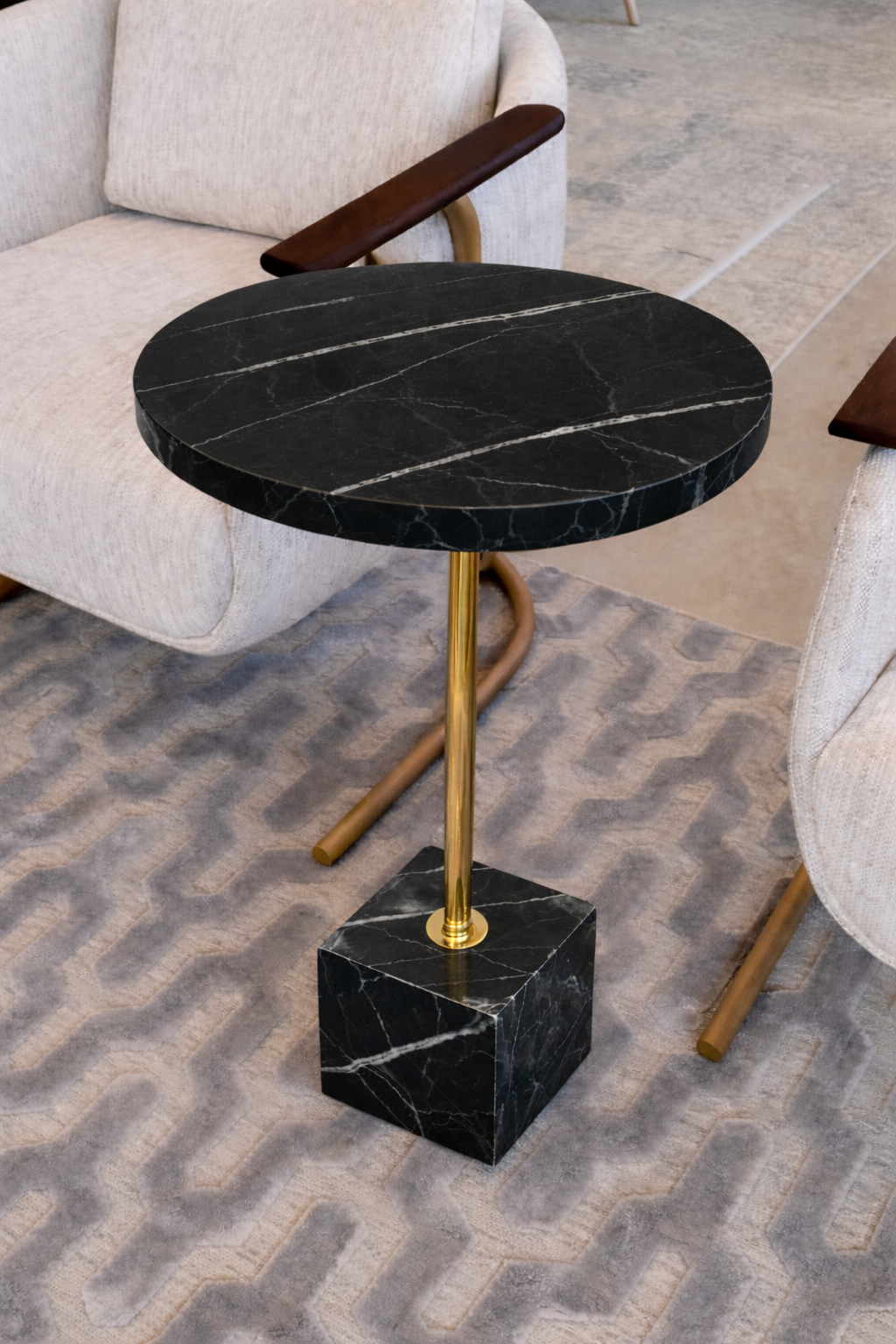 Mesa de Apoio - Linha Malbec - Mármore Nero Striatto - Textura Levigada