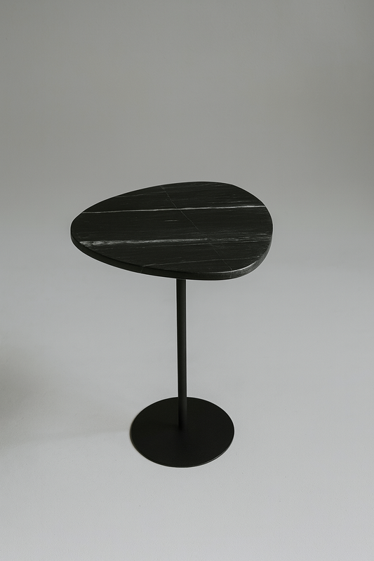 Mesa de Apoio - Linha Essencialle - Mármore Nero Striatto - Base cor Preta Redonda