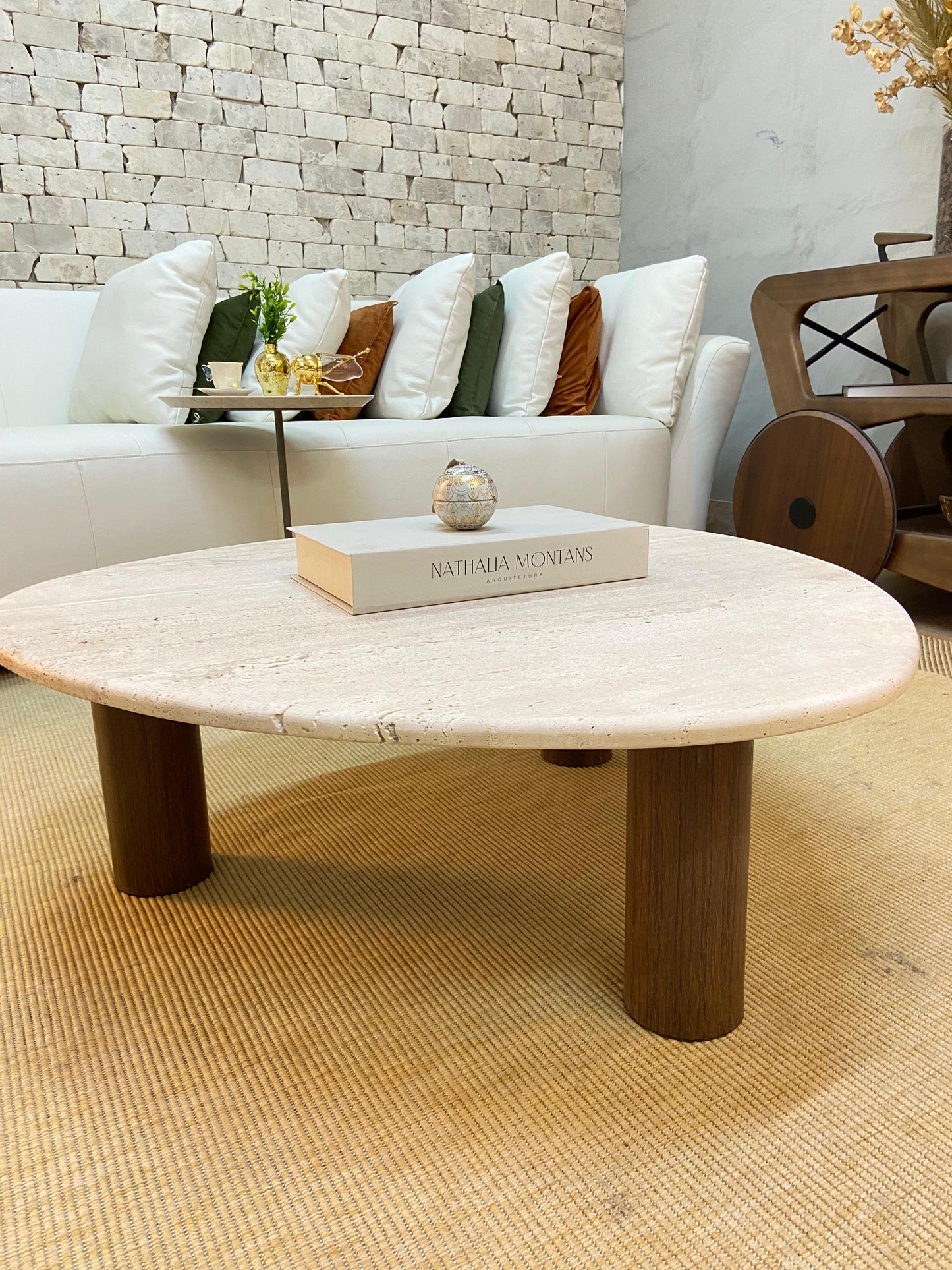 Mesa de Centro - Sangiovese Mármore Travertino Romano - Textura Natural - Base Cilindro Pequeno