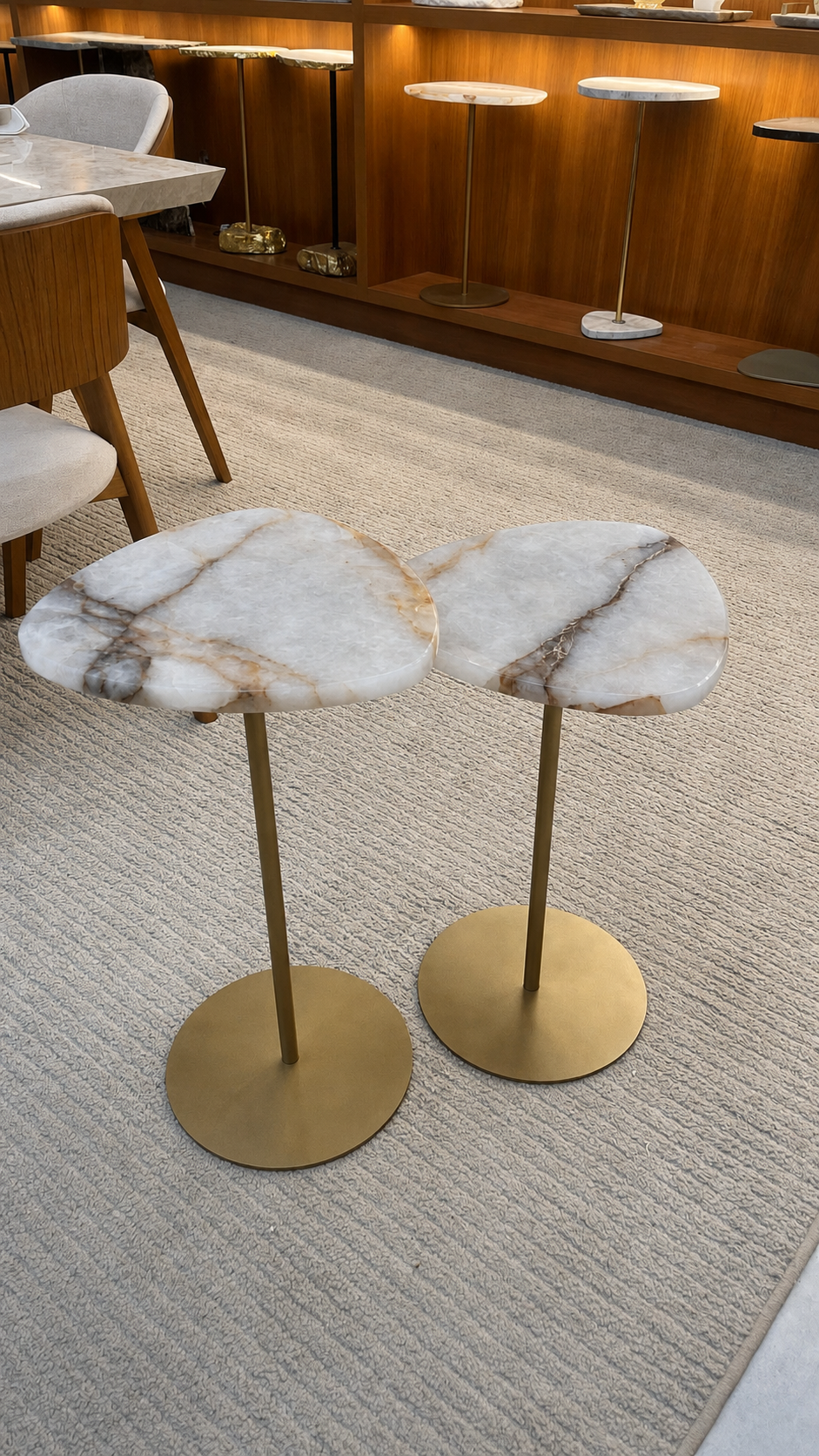 Dupla Essencialle- Mesa de Apoio -  Quartzito Cristallo Gold - 2 Mesas 55 e 60 Cm | Base cor Dourada