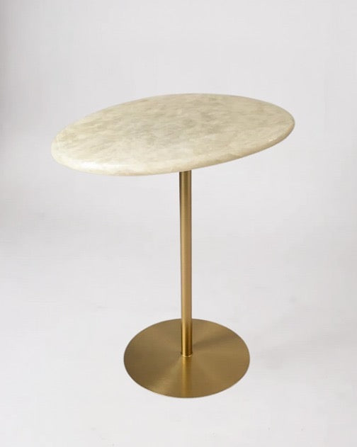 Mesa Lateral - Quartzito Cristallo Gold - Borda meio Boleada - Base cor Dourado