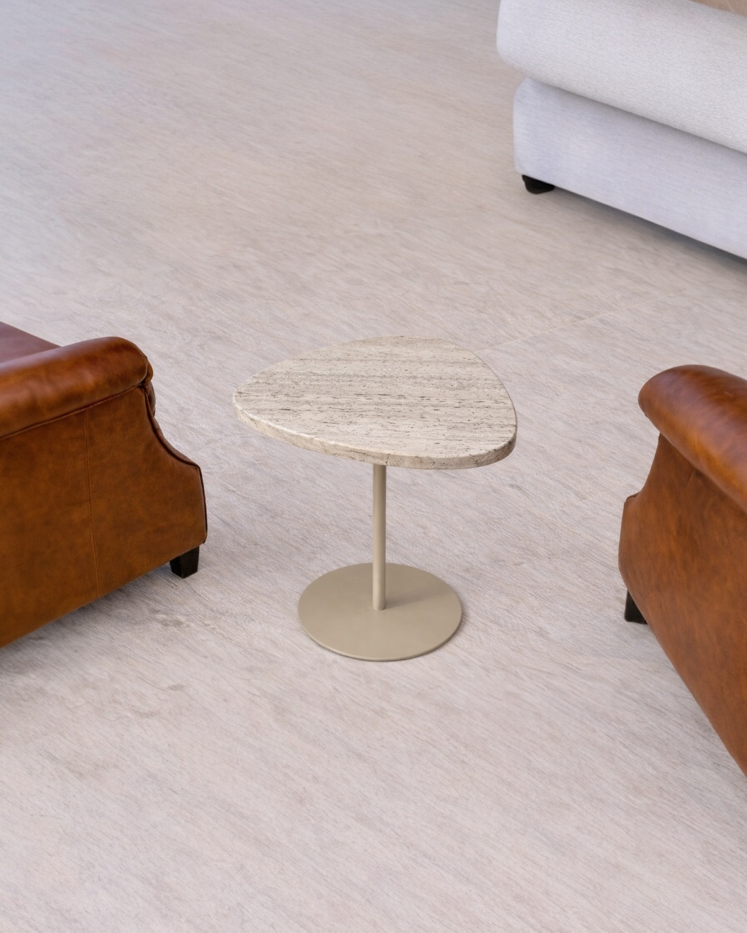 Mesa de Apoio - Linha Essencialle - Mármore Travertino Romano Legítimo - Base cor Bege Redonda