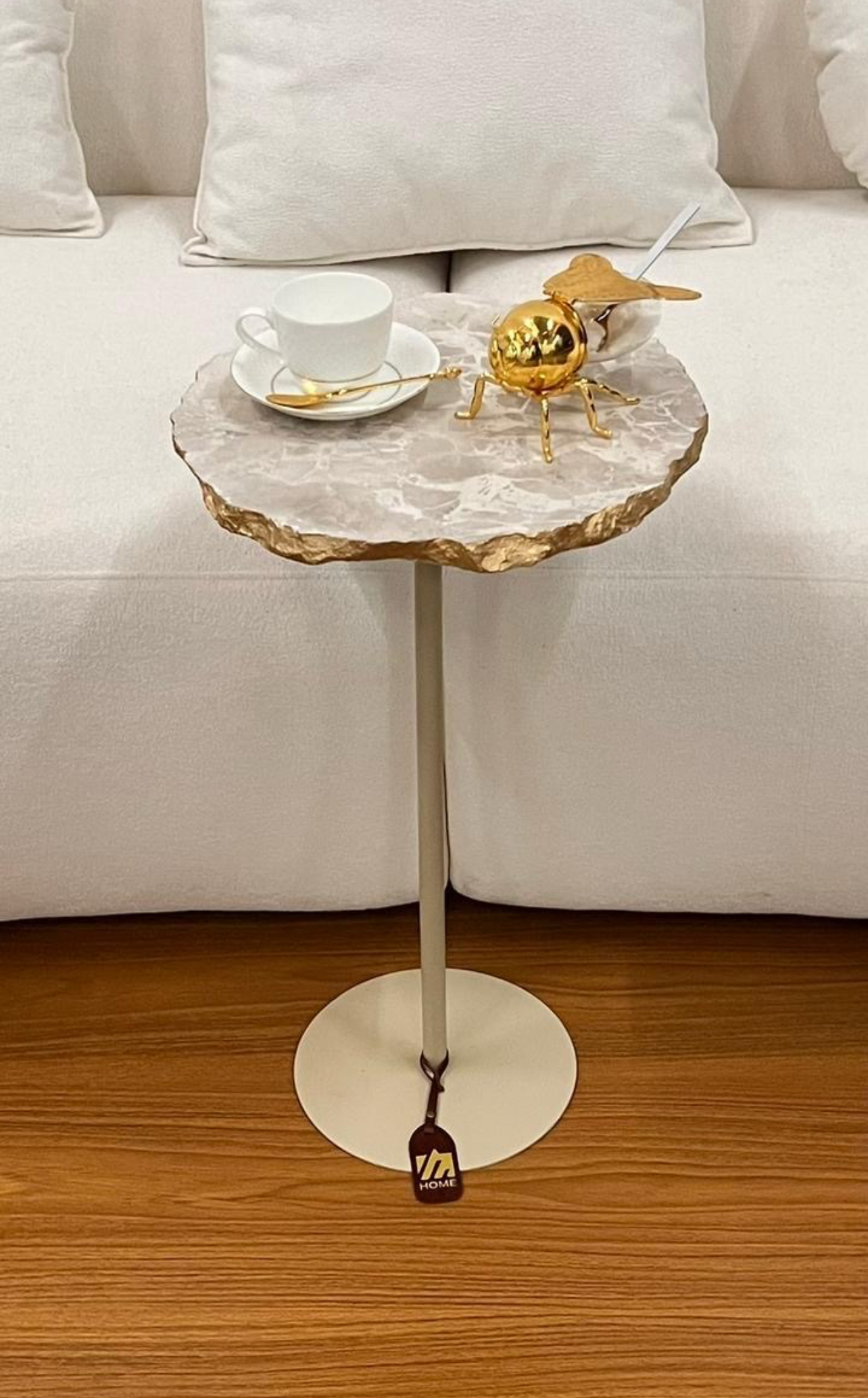 Mesa Orgânica Zera Mármore Travertino Nacional Borda Ouro Metalik Base cor Bege + Bandeja Travertino Romano