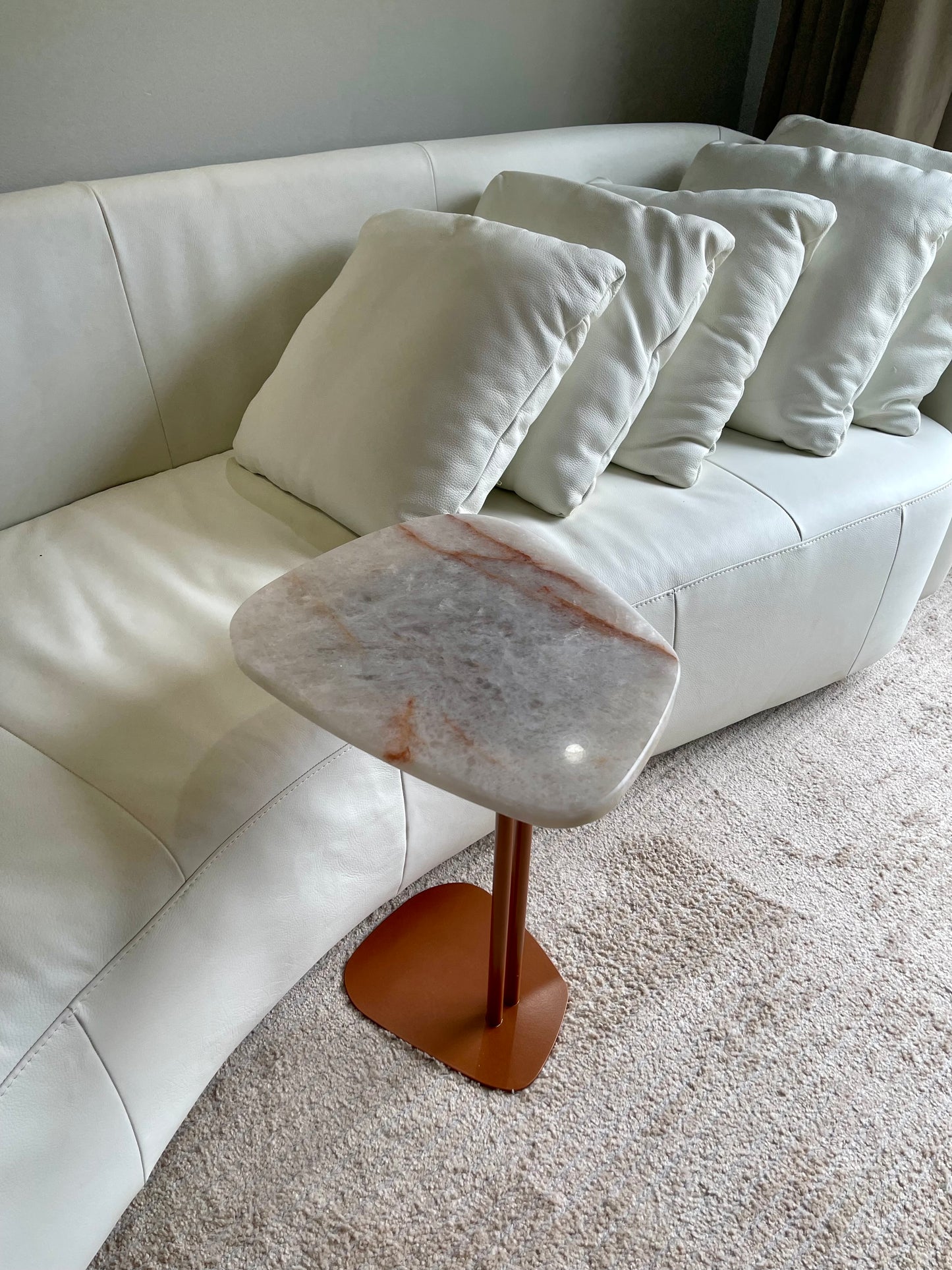 Linha Concha - Quartzito Cristallo Rose (Polido) - Base cor Cobre
