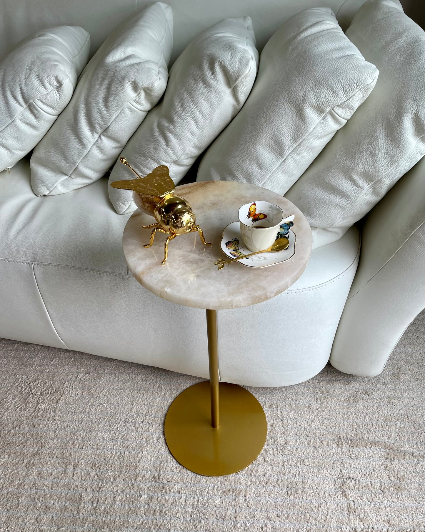 Linha Zera - Mesa de Apoio -  Quartzito Cristallo Gold / Base cor Dourada