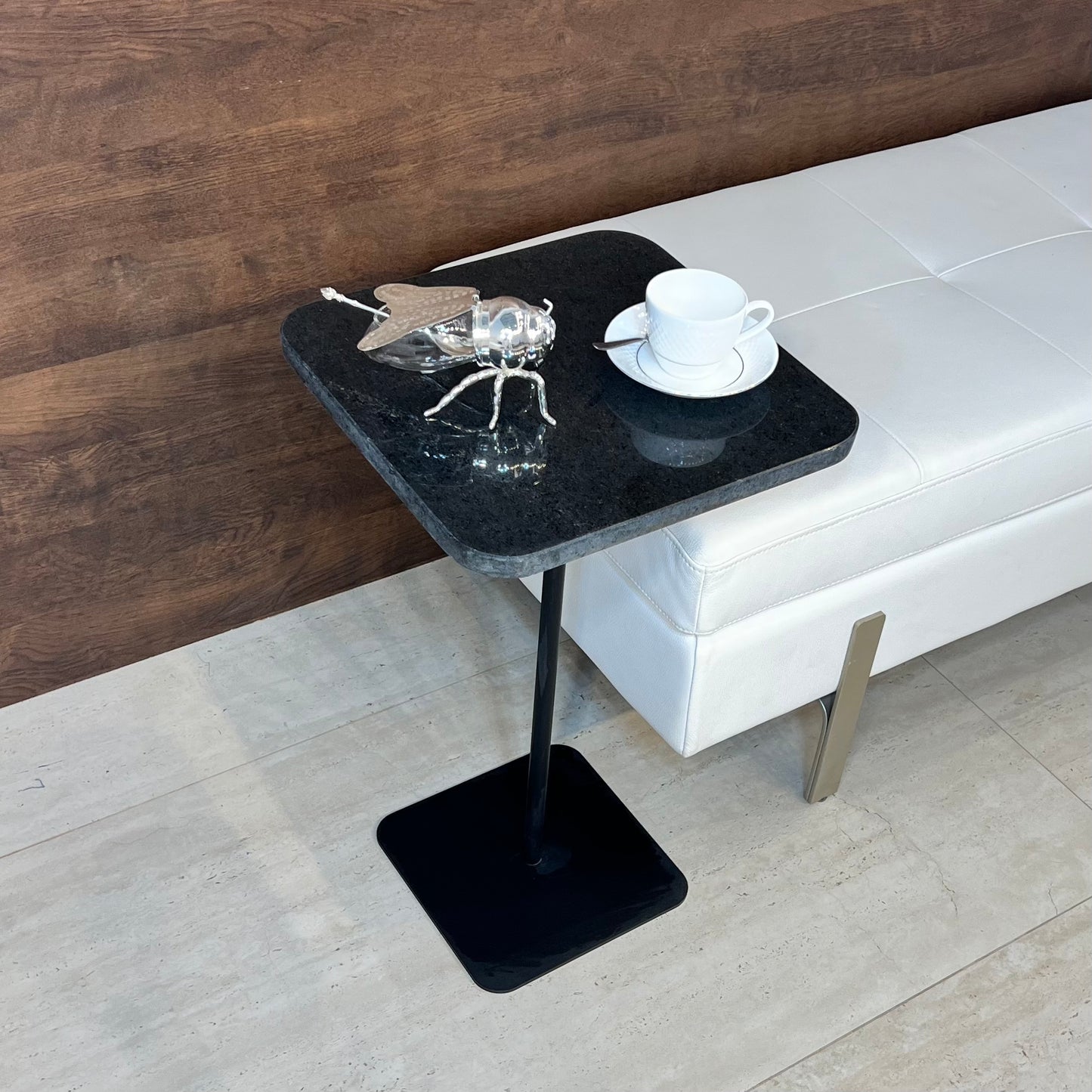 Mesa de Apoio - Granito Diamante Negro - Base cor Preta