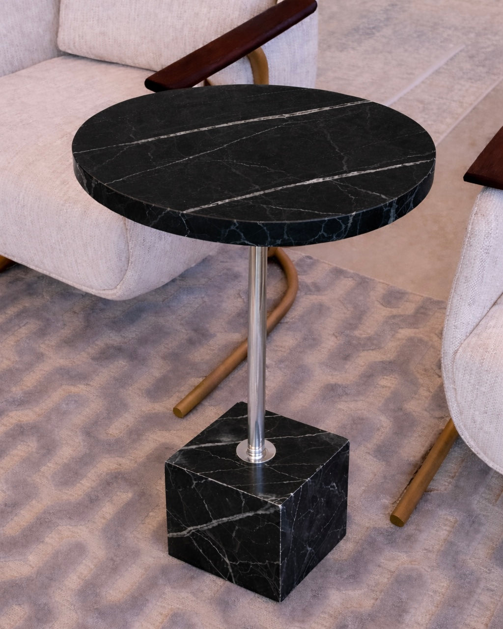 Mesa de Apoio - Linha Malbec - Mármore Nero Striatto - Textura Levigada