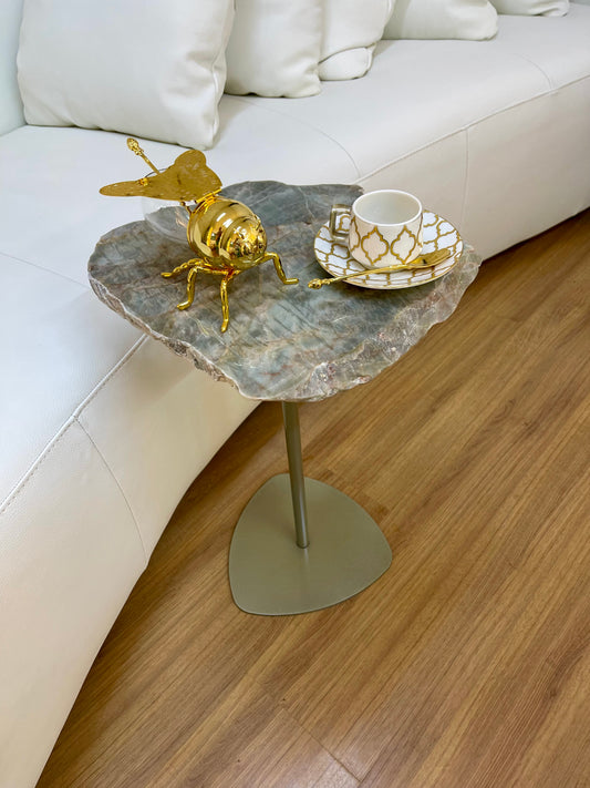 Mesa Pepita Orgânica - Quartzito Verde Esmeralda - Base Sangiovese cor Champanhe