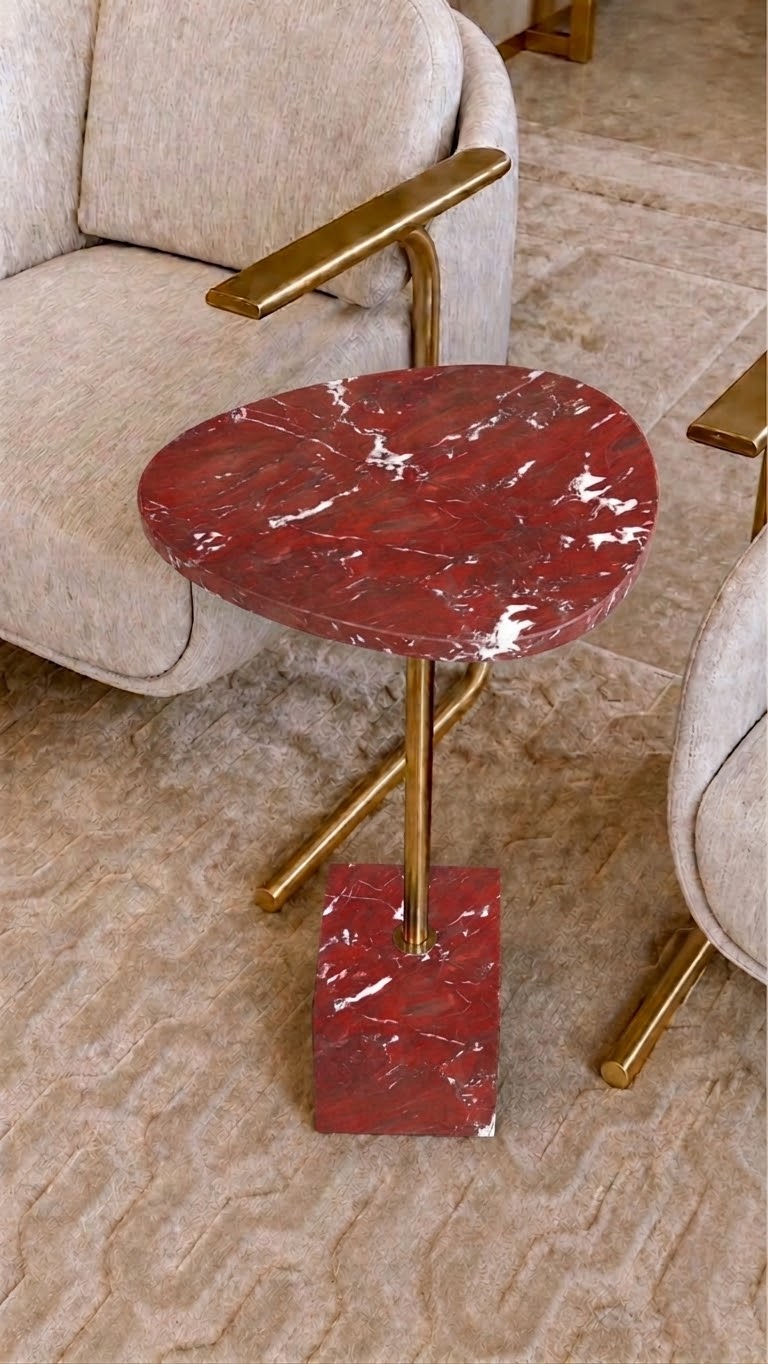 Mesa Sangiovese - Mármore Vermelho Napoleon | Haste Dourada | Textura Levigada
