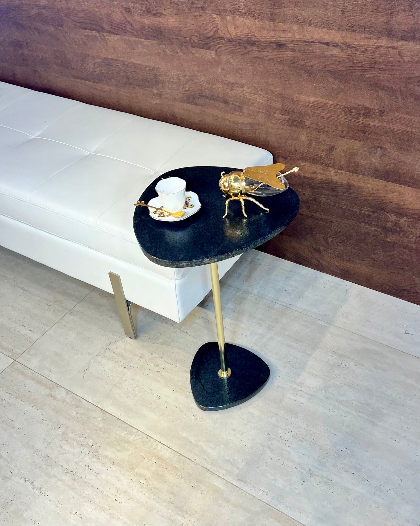 Mesa Lateral - Granito Diamante Negro - 60 Cm de Altura/ Peça Única