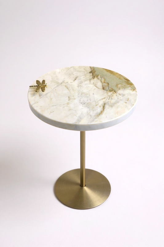 Mesa Lateral - Mármore Macchia Oro - Linha Zera com Libélula - Base cor Champanhe