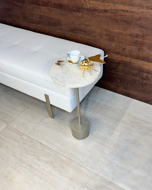 Mesa Lateral - Calacatta com Borboleta / 60 Cm de Altura / Peça Única