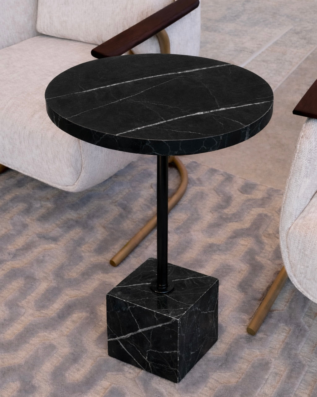 Mesa de Apoio - Linha Malbec - Mármore Nero Striatto - Textura Levigada